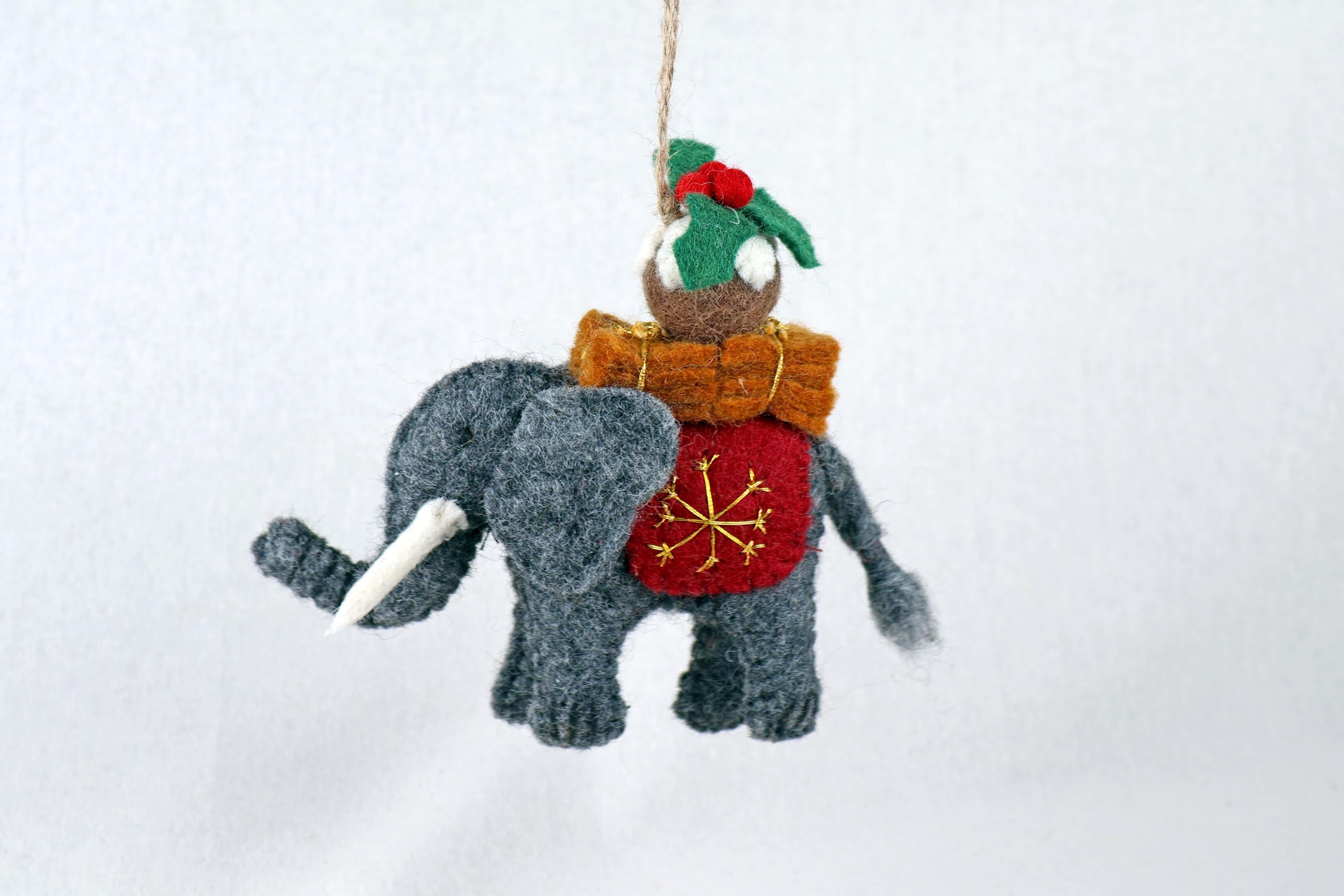 Anhänger Elefant mit Weihnachtsgeschenk I Deko aus Filz I Winter I Weihnachtsbaum I Weihnachtselefant I Anhänger aus Filz I Wildtiere