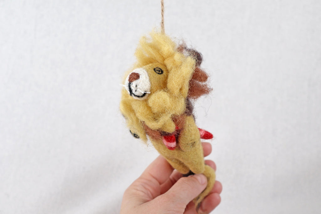 Weihnachtsbaum Anhänger Löwe mit Zuckerstange I Deko aus Filz I Winter I Weihnachtsbaum I Herbstdeko I Anhänger aus Filz I Wildtiere I