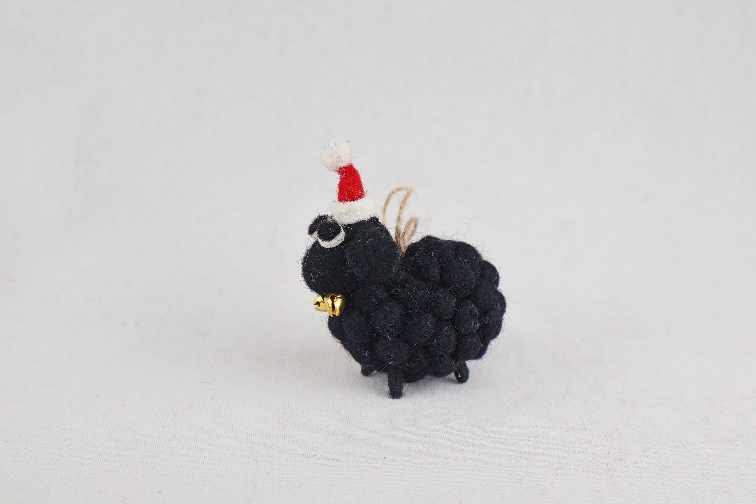 Weihnachtsanhänger schwarzes Schaf mit GlöckchenI Christbaumschmuck Weihnachtsdeko I Winter Weihnachtsbaum I Weihnachtsschaf