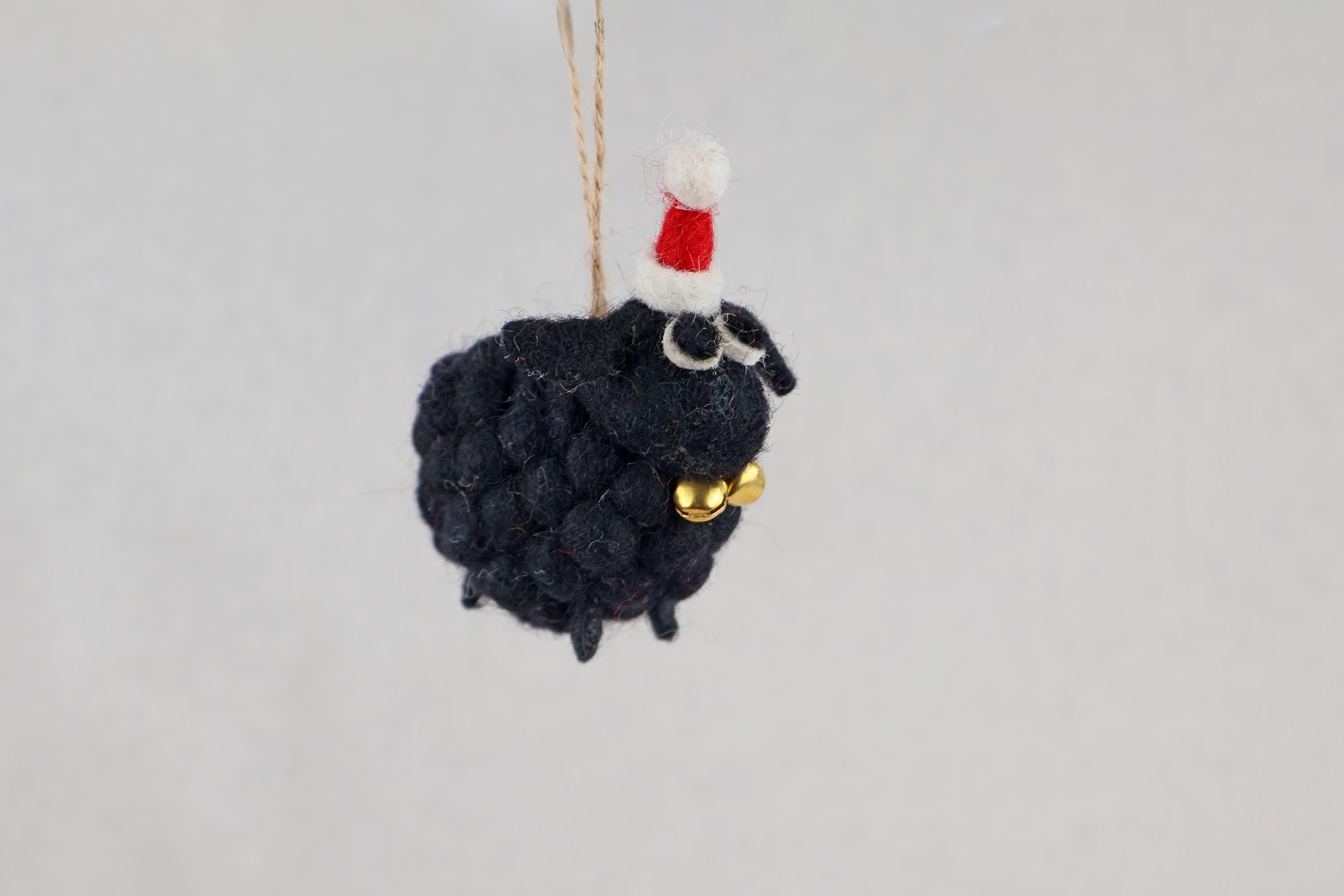 Weihnachtsanhänger schwarzes Schaf mit GlöckchenI Christbaumschmuck Weihnachtsdeko I Winter Weihnachtsbaum I Weihnachtsschaf