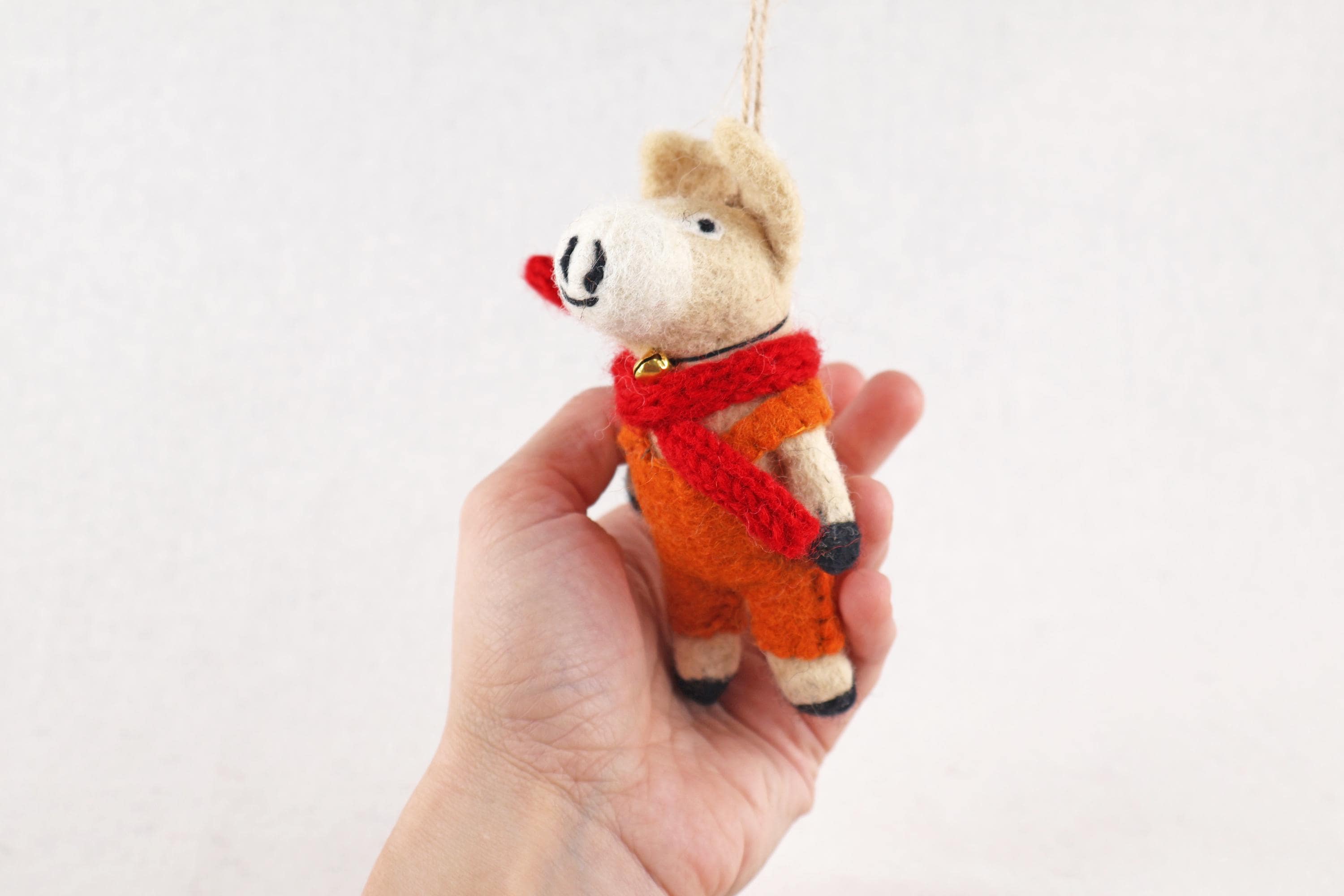 Weihnachtsanhänger Pferd I Filz Christbaumschmuck I Weihnachtsdeko Pferdchen I Pferd mit Latzhose und Schal