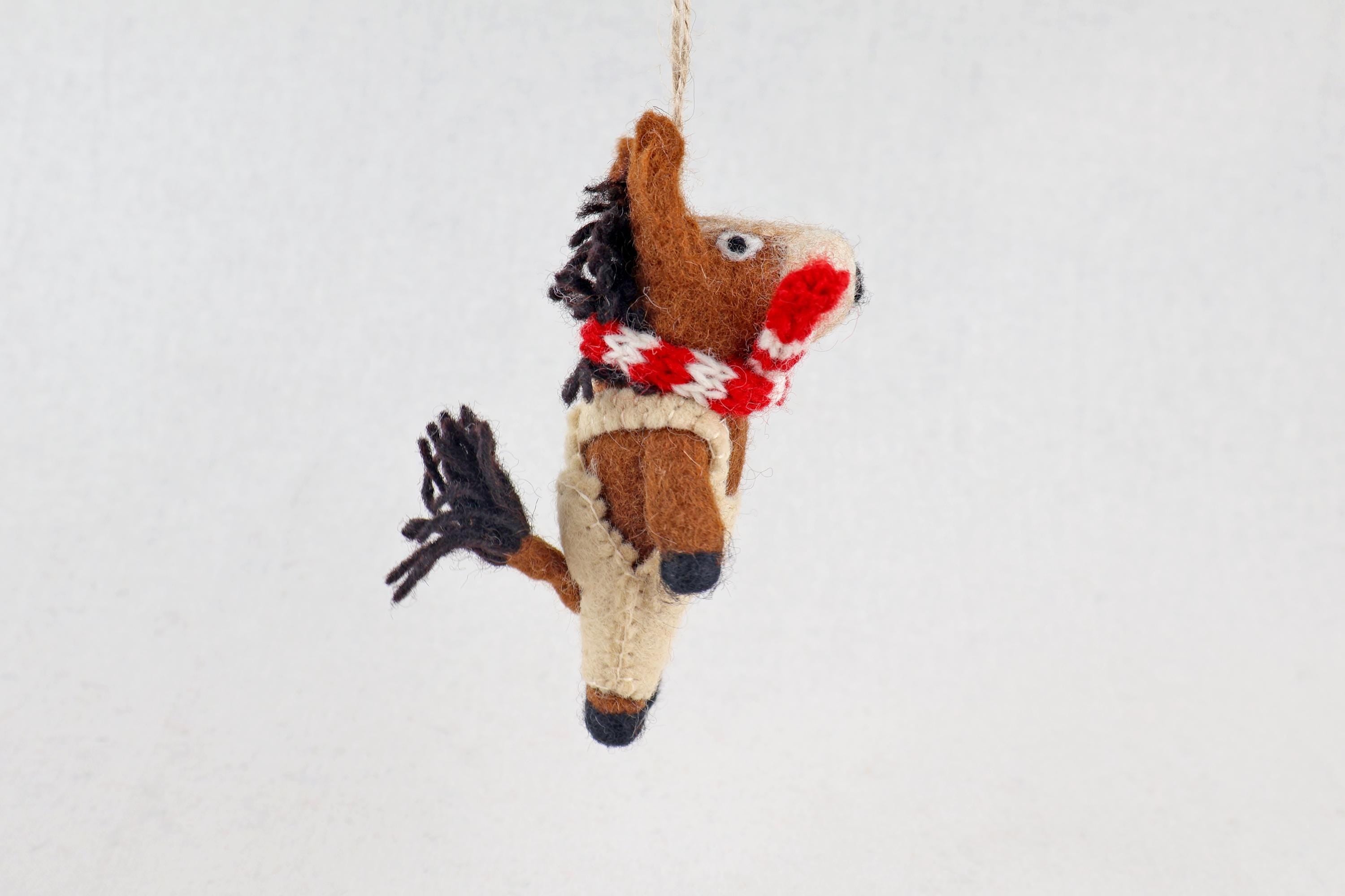 Weihnachtsanhänger Pferd I Filz Christbaumschmuck I Weihnachtsdeko Pferdchen I Pferd mit Latzhose und Schal