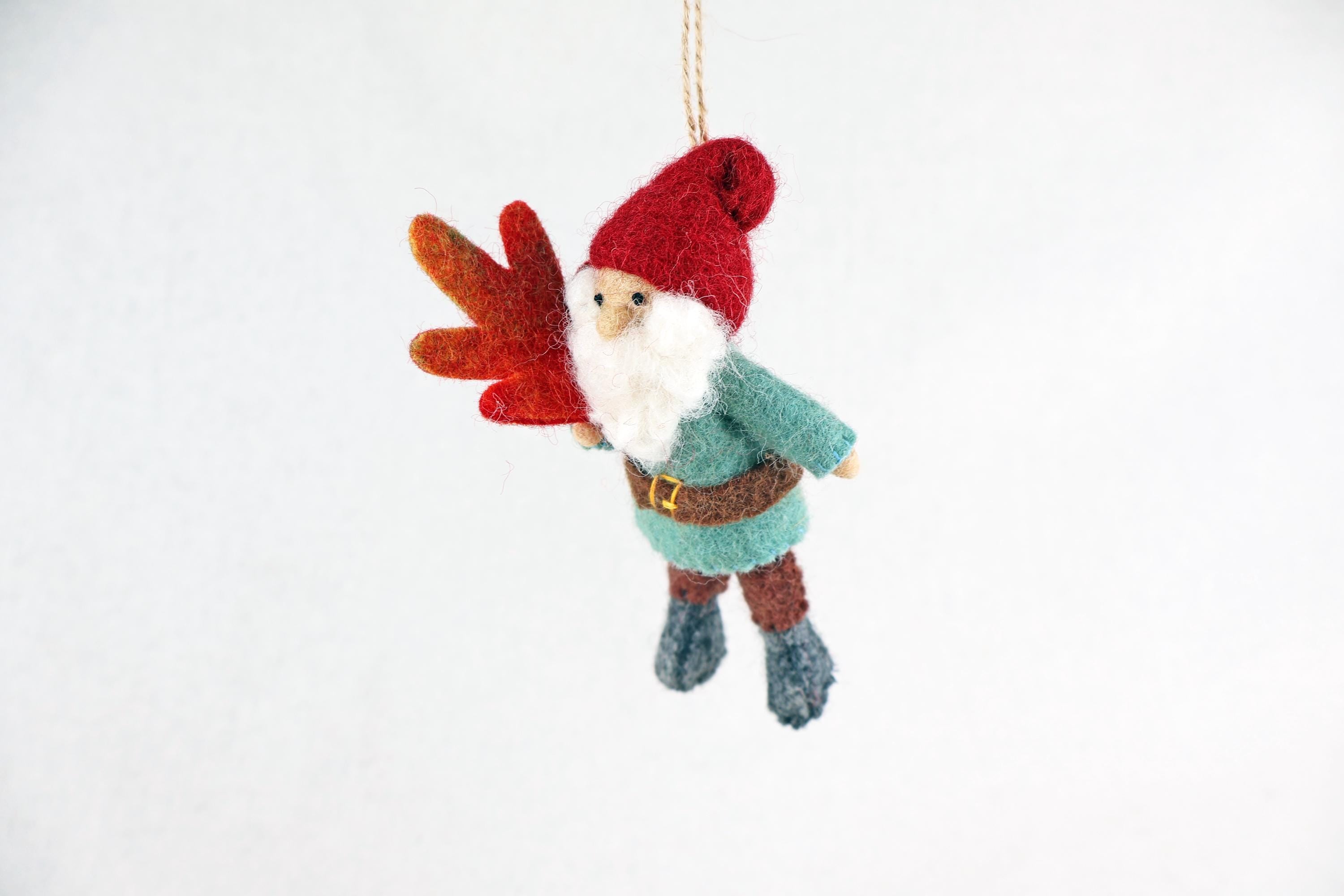 Weihnachtsanhänger Zwerg mit Blatt I Wichtel I Christbaumschmuck Weihnachtsdeko I Weihnachtsbaum I Weihnachtswichtel I Weihnachtszwerg