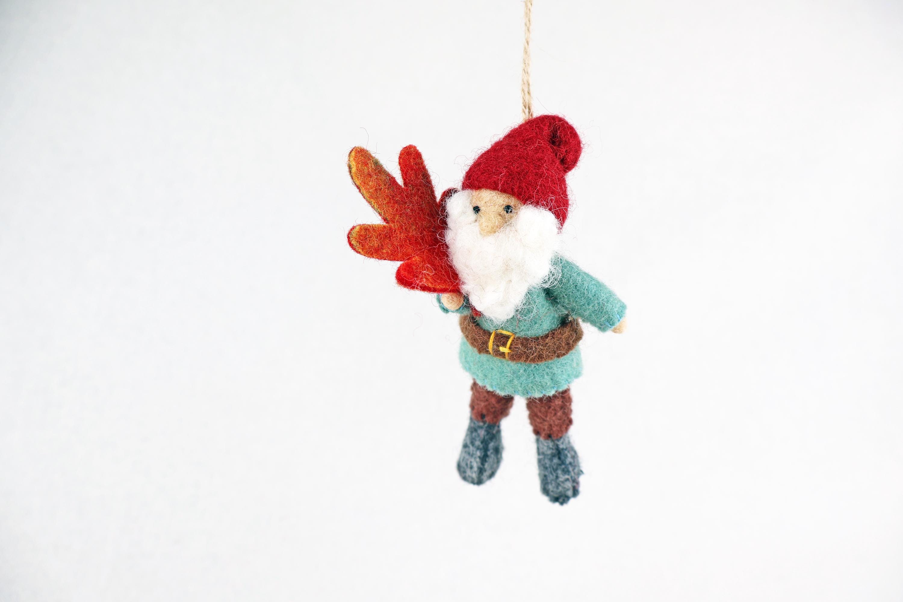 Weihnachtsanhänger Zwerg mit Blatt I Wichtel I Christbaumschmuck Weihnachtsdeko I Weihnachtsbaum I Weihnachtswichtel I Weihnachtszwerg