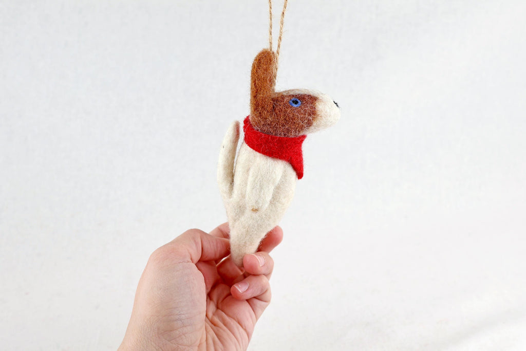 Weihnachtsanhänger Hund braun weiß I Filz Christbaumschmuck I Weihnachtsdeko I Hund mit Halsband und Glocke