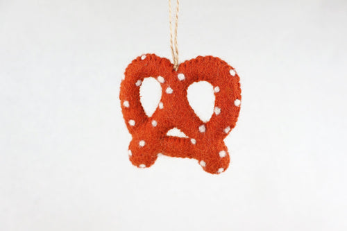 Anhänger Breze I Brezel Aufhänger I Christbaumschmuck Weihnachtsdeko I Winter Weihnachtsbaum I Frühlingsdeko I Blumendekoration