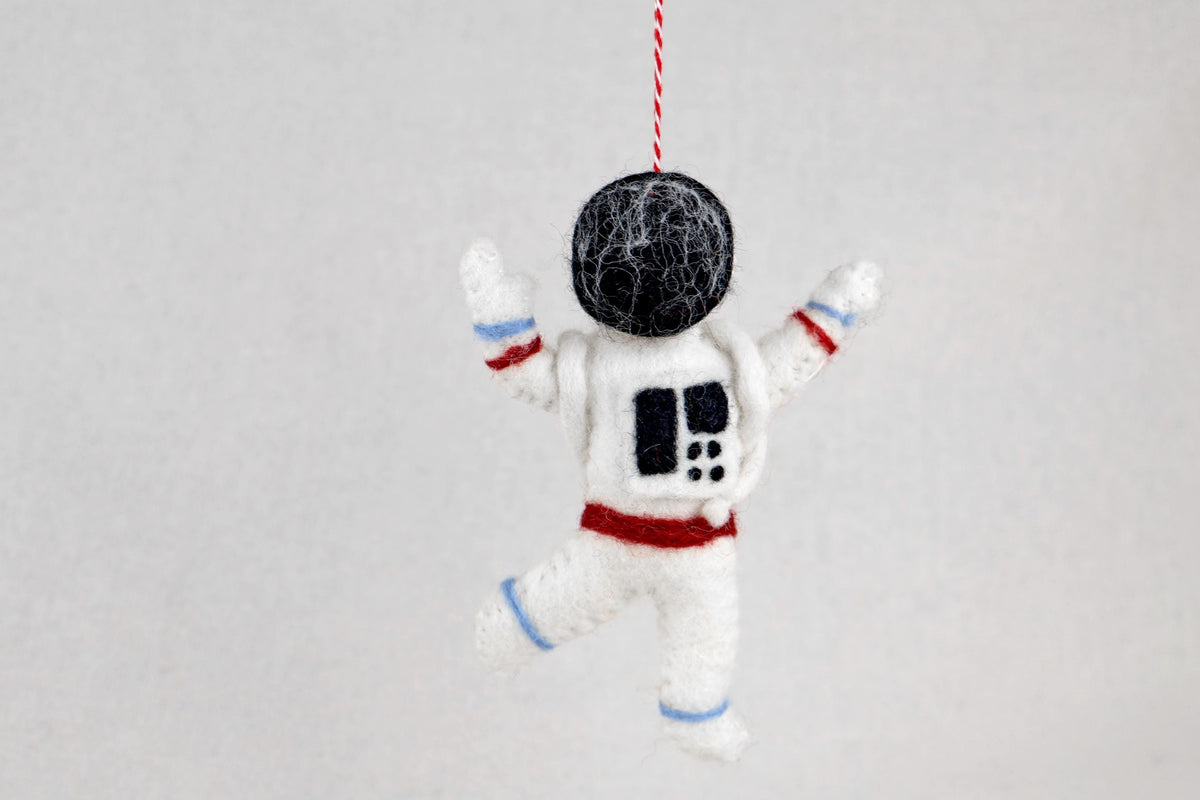 Astronaut aus Filz – Handgefertigter Anhänger | Geschenk für Weltraumfans | Deko | Weihnachtsanhänger | Raumfahrt I Christbaumschmuck