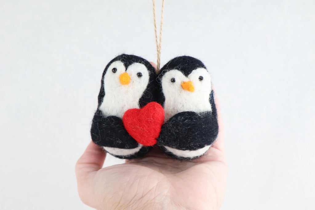 Weihnachtsanhänger Pinguine mit Herz I Christbaumschmuck I Weihnachtsdeko für Verliebte I Winter I Weihnachtsbaum