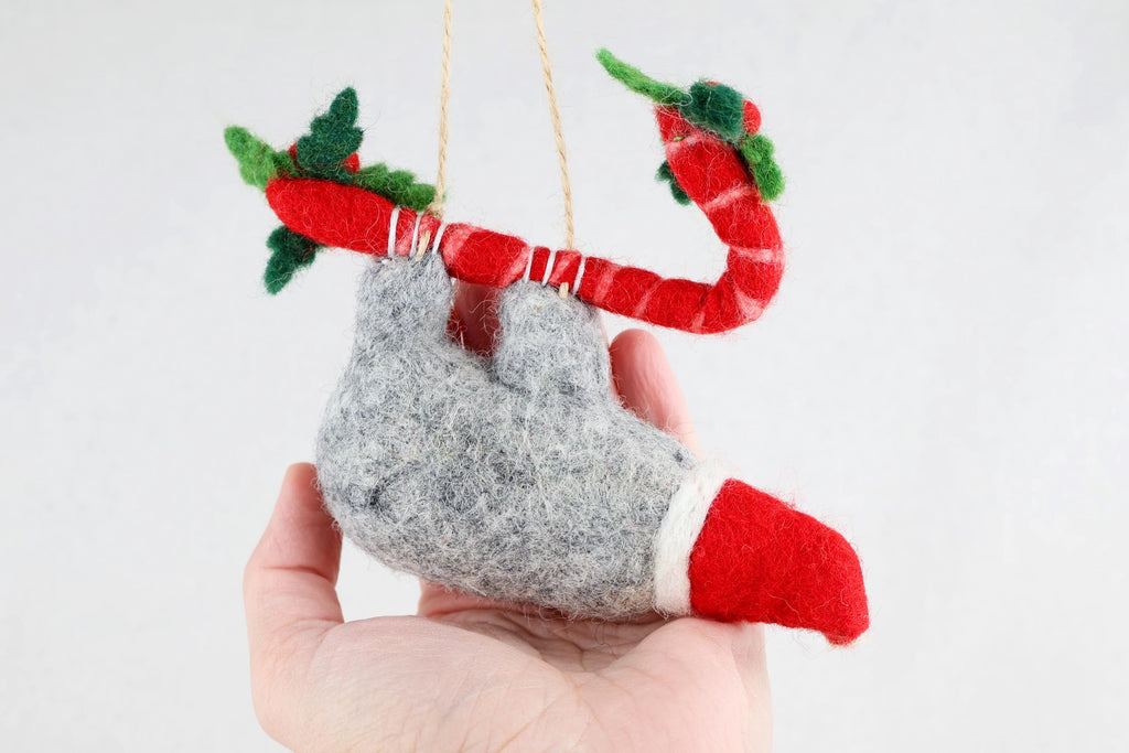 Weihnachtsanhänger Faultier I Christbaumschmuck I Weihnachtsdeko I Winter Weihnachtsbaum I Zuckerstange I Faultier I lustige Weihnachtsdeko