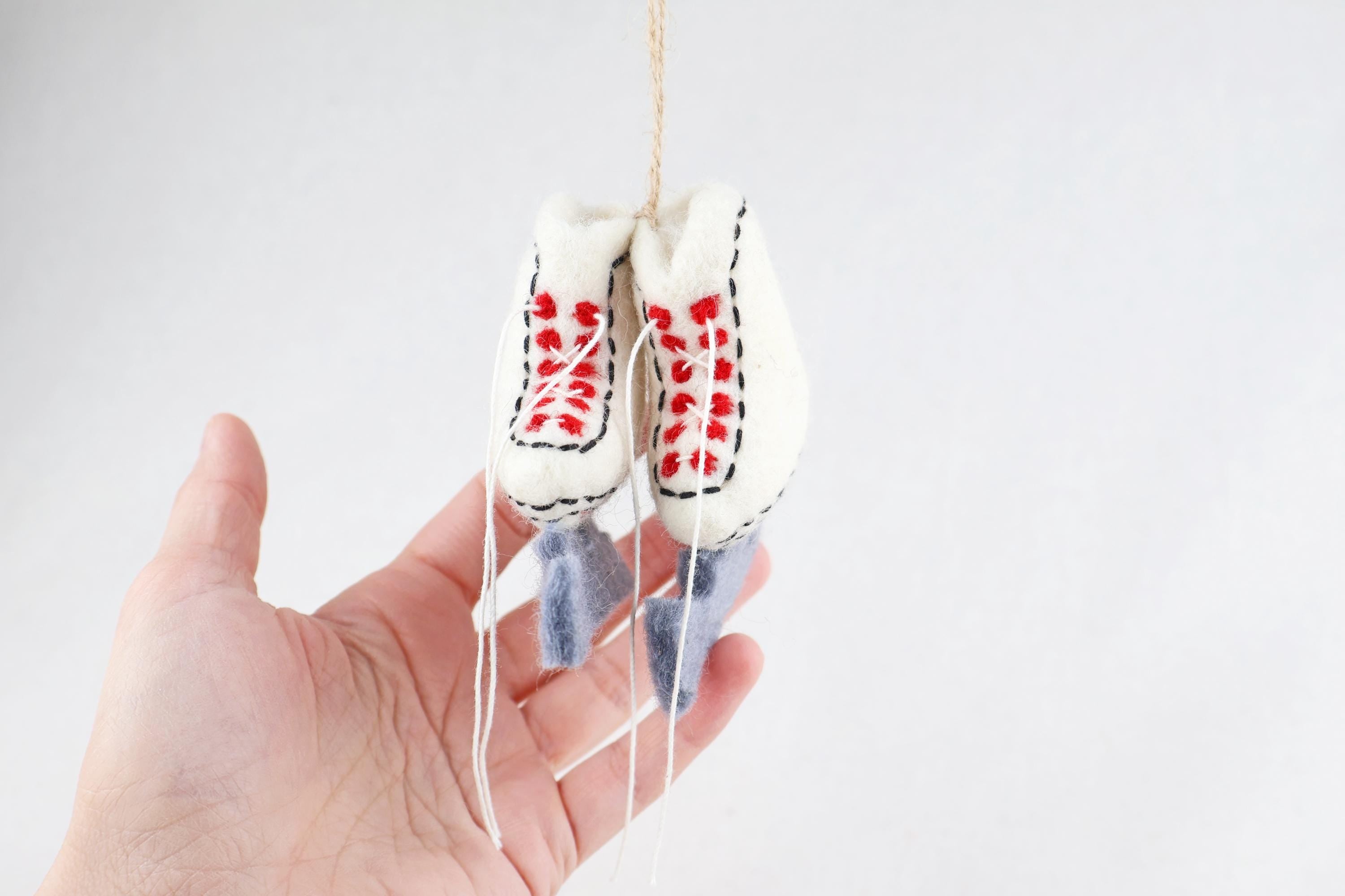 Weihnachtsbaum Anhänger Schlittschuhe I Deko aus Filz I Weihnachtsbaum I Anhänger aus Filz I Winterlicher Weihnachtsbaumschmuck