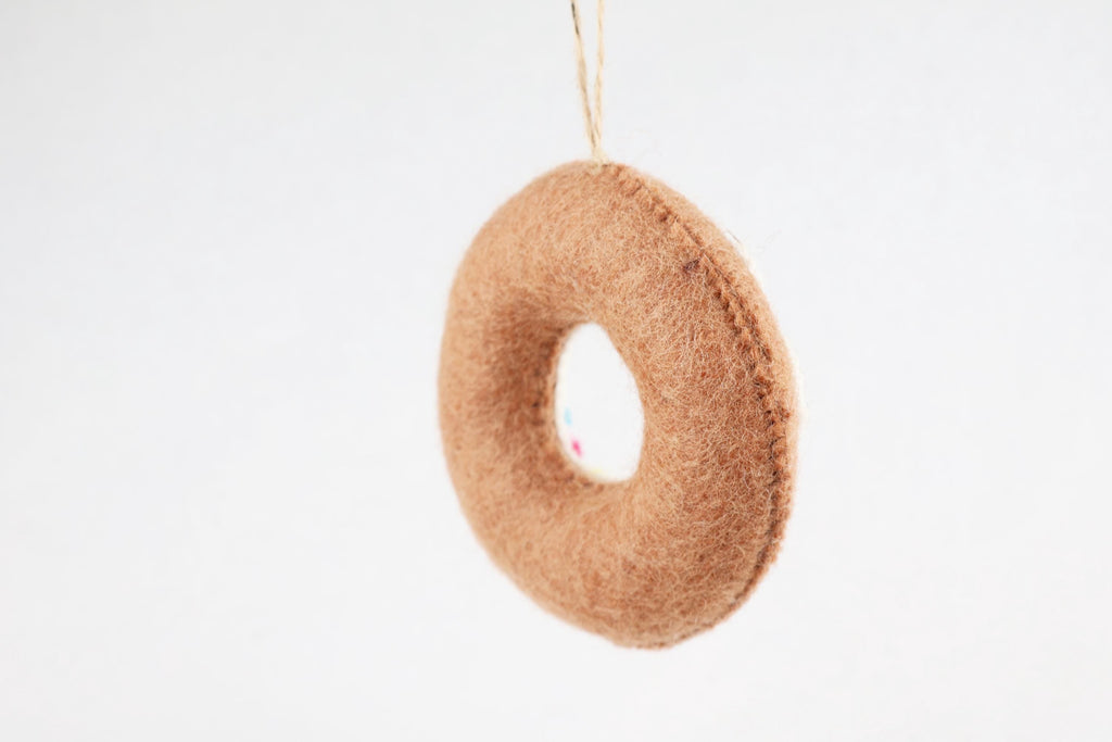 Weihnachtsanhänger Donut I Filz Christbaumschmuck I Weihnachtsdeko I Anhänger Weihnachten I Donut Geschenkidee I Schoko Donut mit Streusel