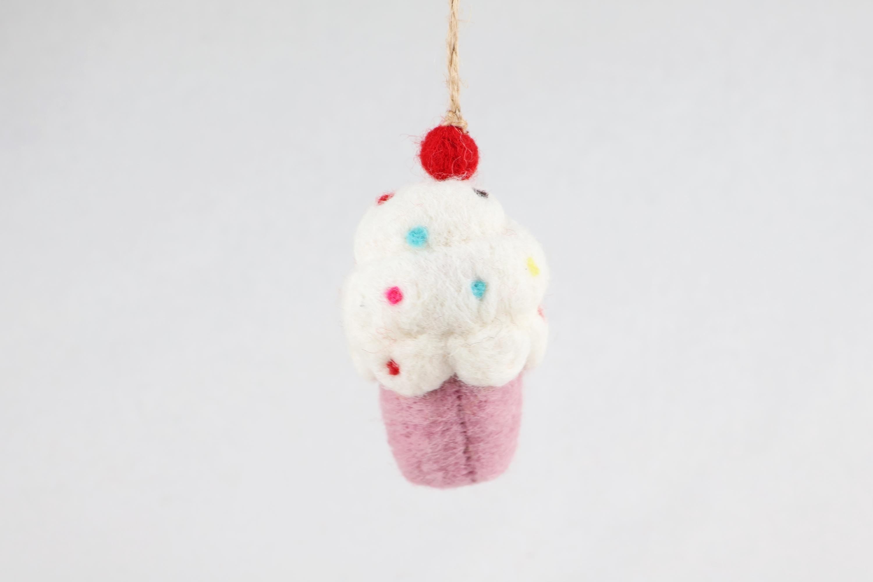 Weihnachtsanhänger Cupcake I Filz Christbaumschmuck I Weihnachtsdeko I Anhänger Weihnachten I Donut Geschenkidee I Cupcake mit Streusel