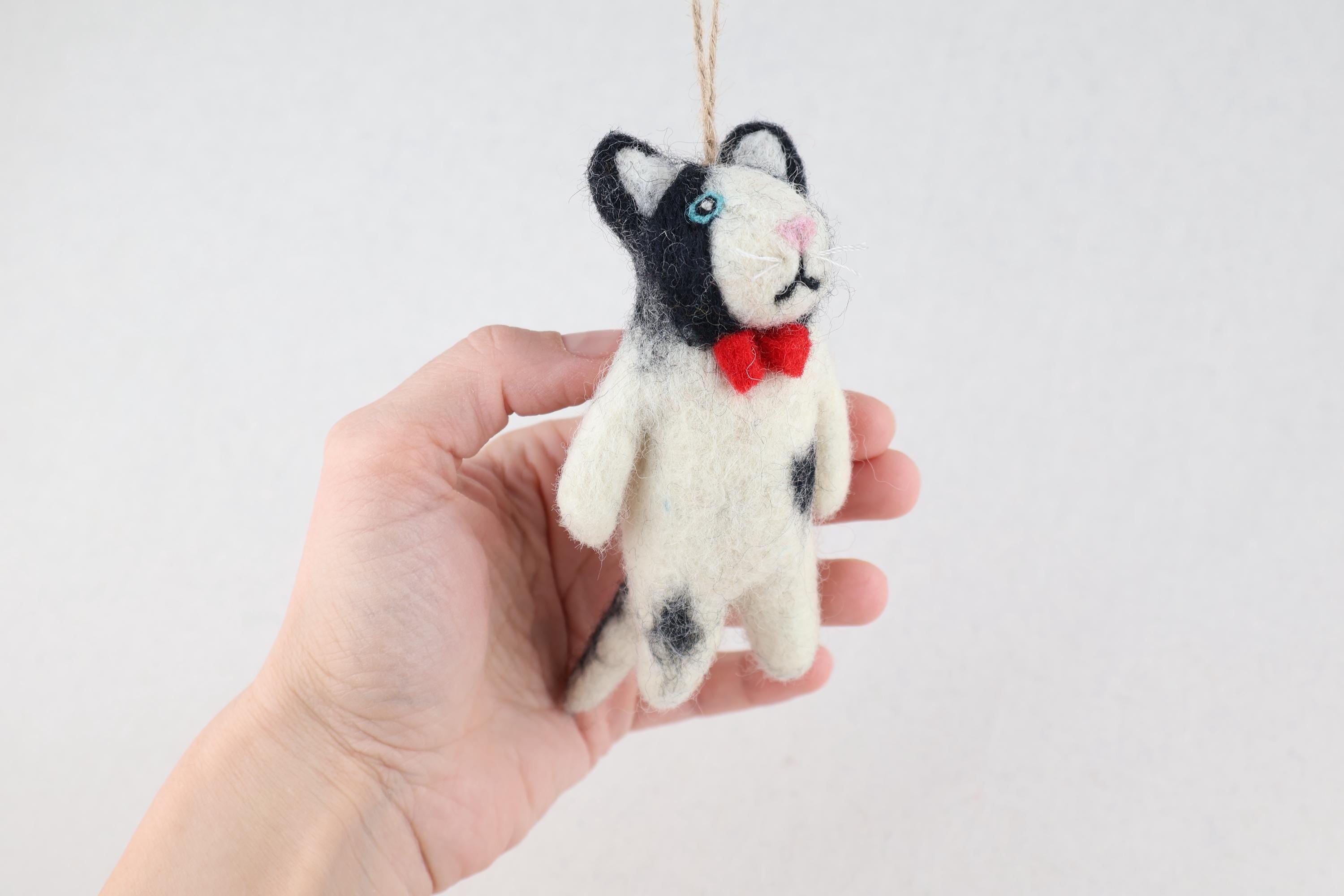 Weihnachtsanhänger Katze mit Fliege I Christbaumschmuck Weihnachtsdeko I Winter Weihnachtsbaum I Weihnachtskatze