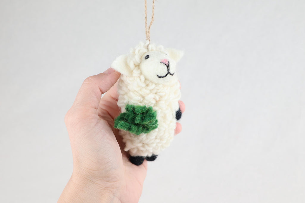 Weihnachtsanhänger Schaf mit Tannenzweig I Christbaumschmuck Weihnachtsdeko I Winter Weihnachtsbaum I Weihnachtsschaf
