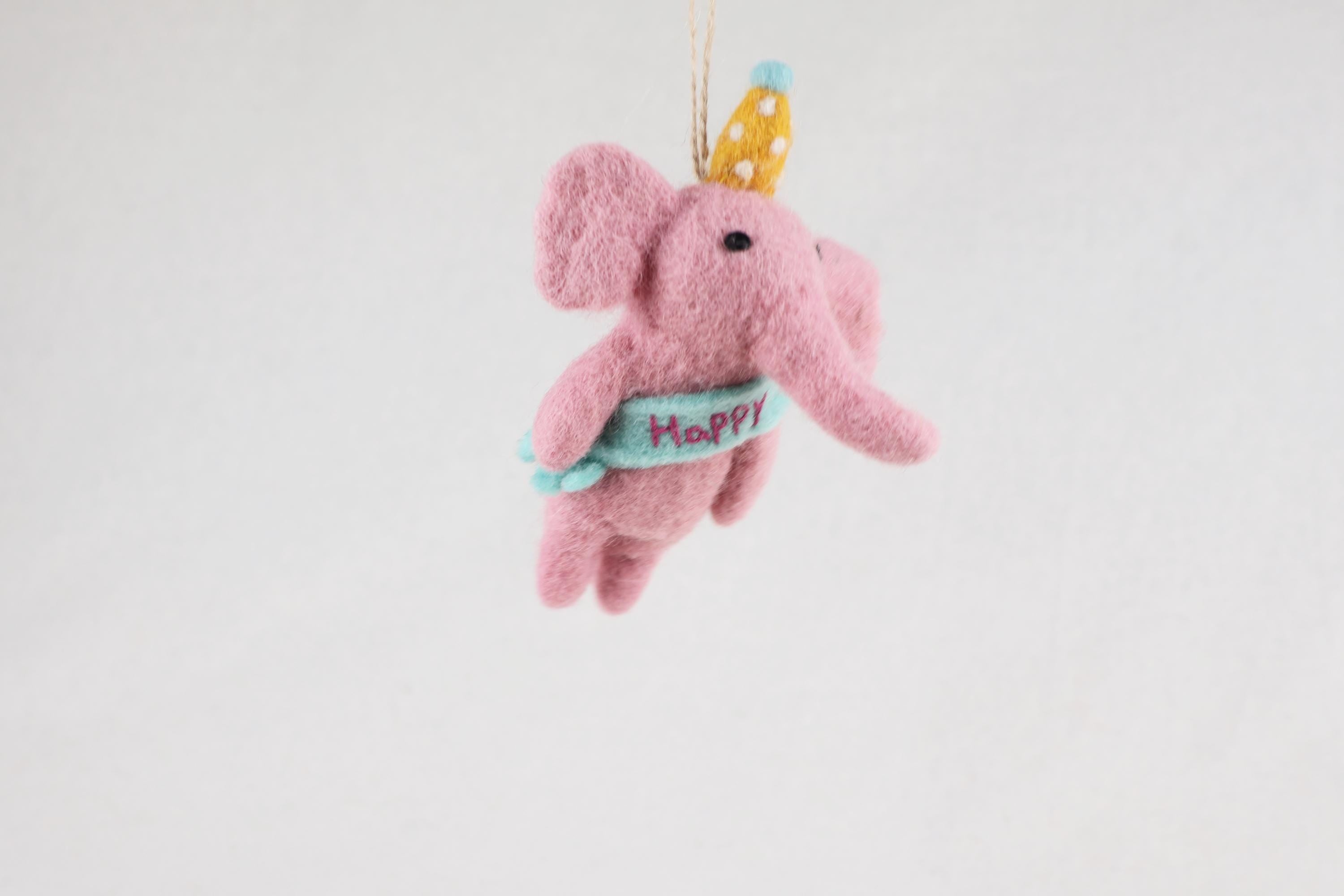 Partyelefant I Elefant mit Partyhut I Elefantendeko I Christbaumschmuck Weihnachtsdeko I Geburtstagsdeko I Geschenkanhänger I Elefantenparty