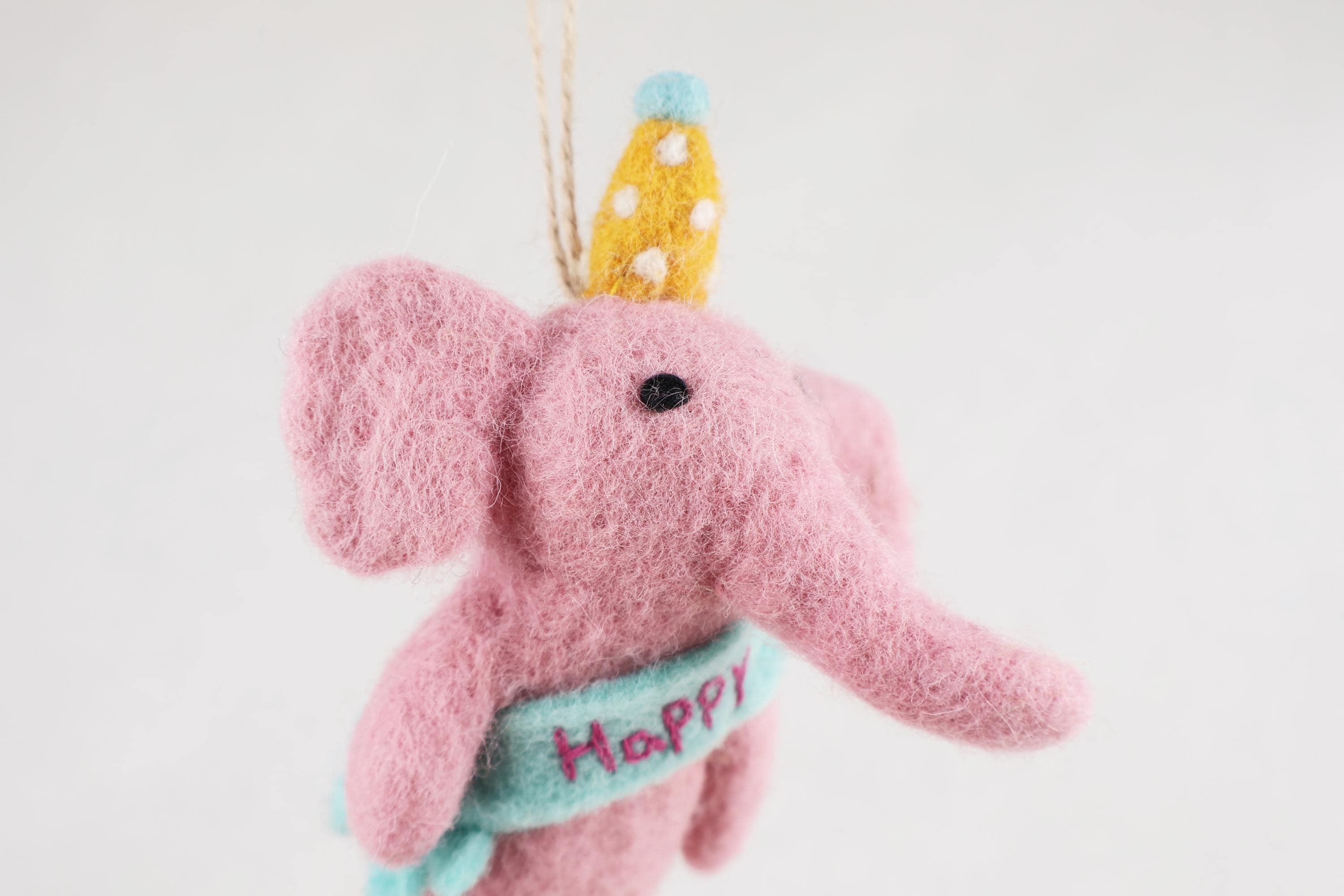 Partyelefant I Elefant mit Partyhut I Elefantendeko I Christbaumschmuck Weihnachtsdeko I Geburtstagsdeko I Geschenkanhänger I Elefantenparty