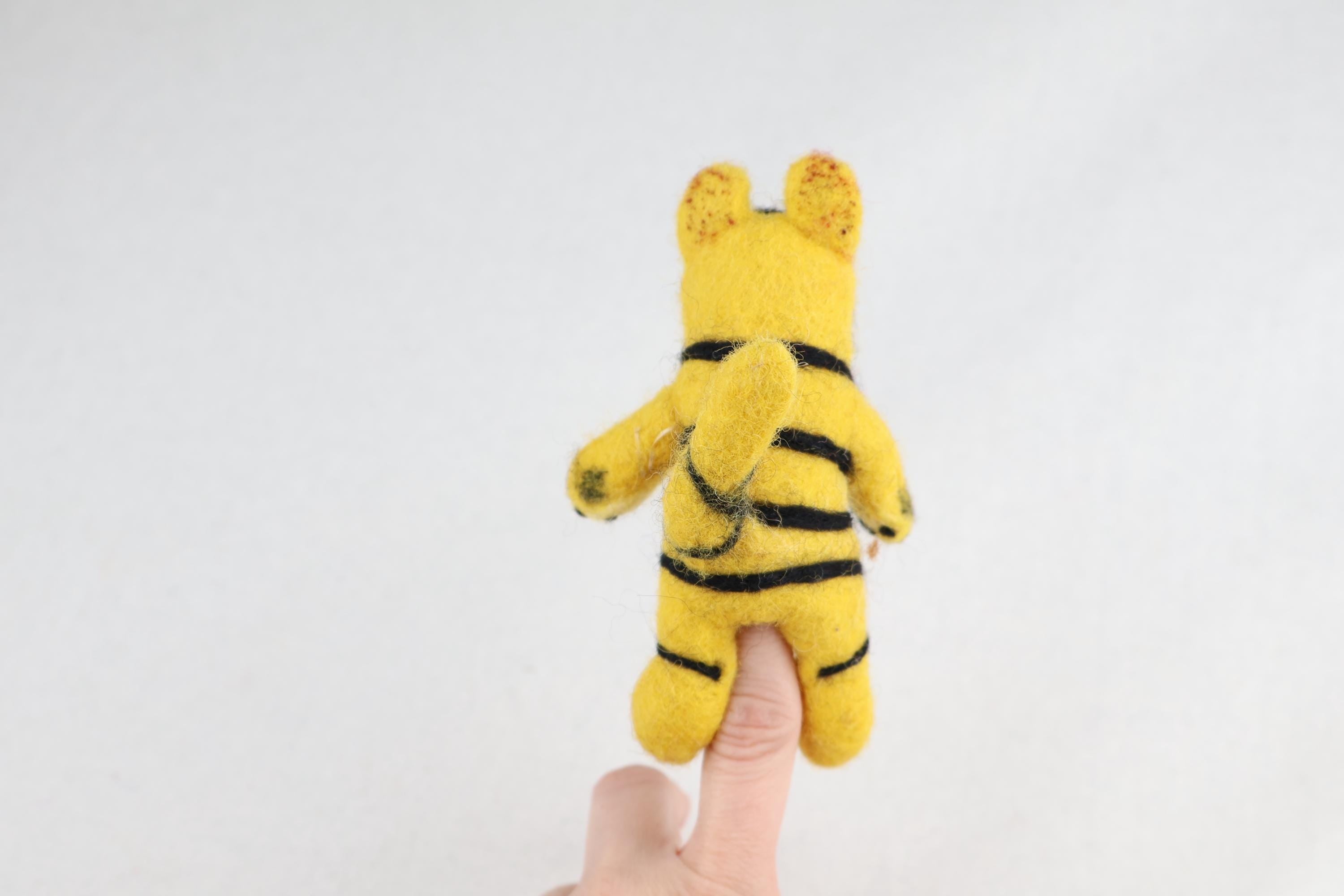 Niedliche Fingerpuppe Tiger aus Filz I Fingerspiel I Wildtiere I Spielzeug Montessori I Geschichten erzählen I Dschungel