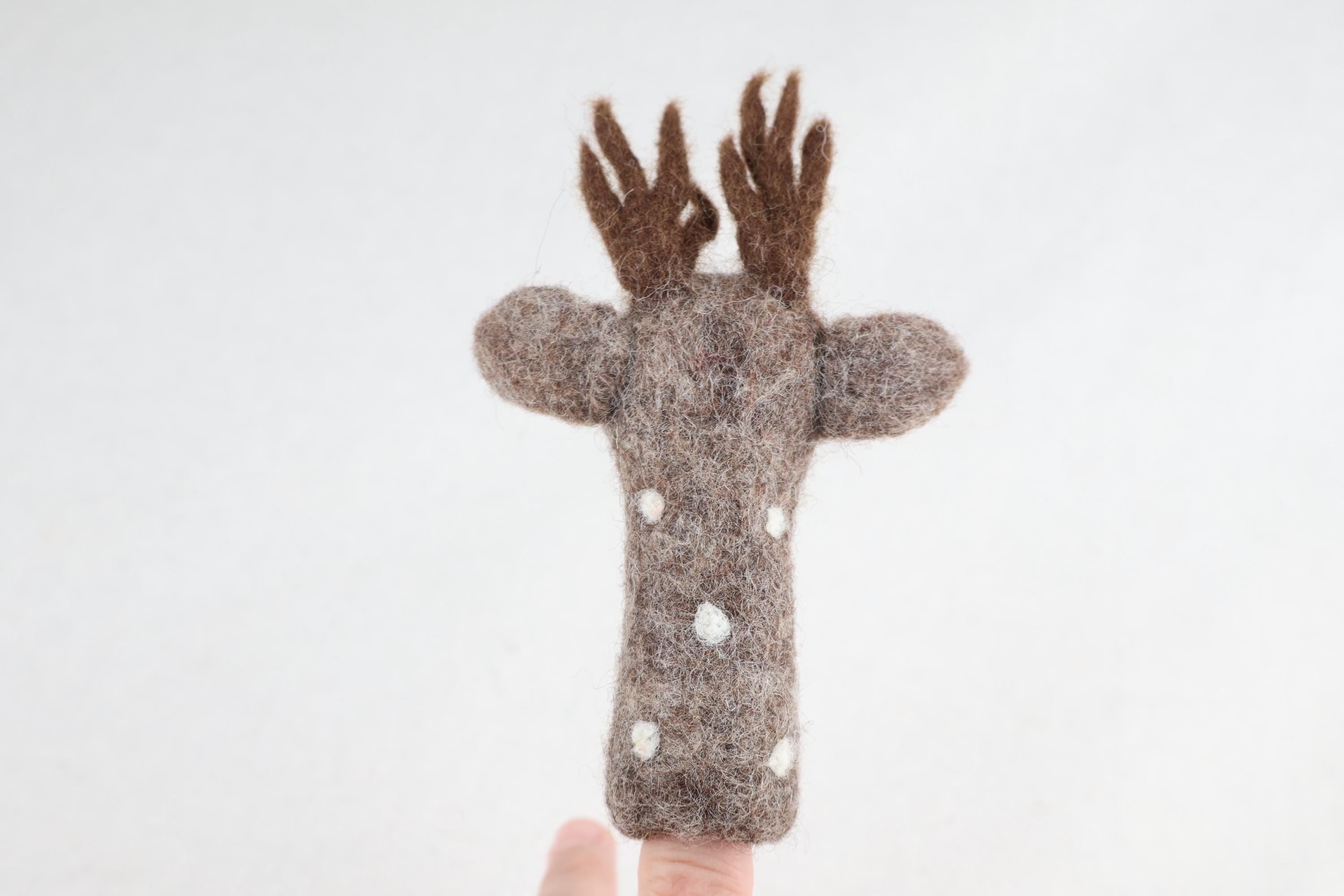 Fingerpuppe Hirsch aus Filz I Fingerspiel I Waldtiere I Reh aus Filz