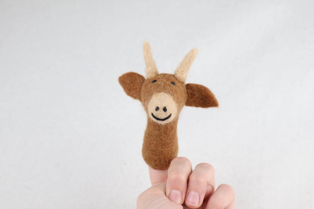 Niedliche Fingerpuppe braune Kuh aus Filz I Fingerspiel I Bauernhoftier I Kuh I Spielzeug Montessori I Geschichten erzählen
