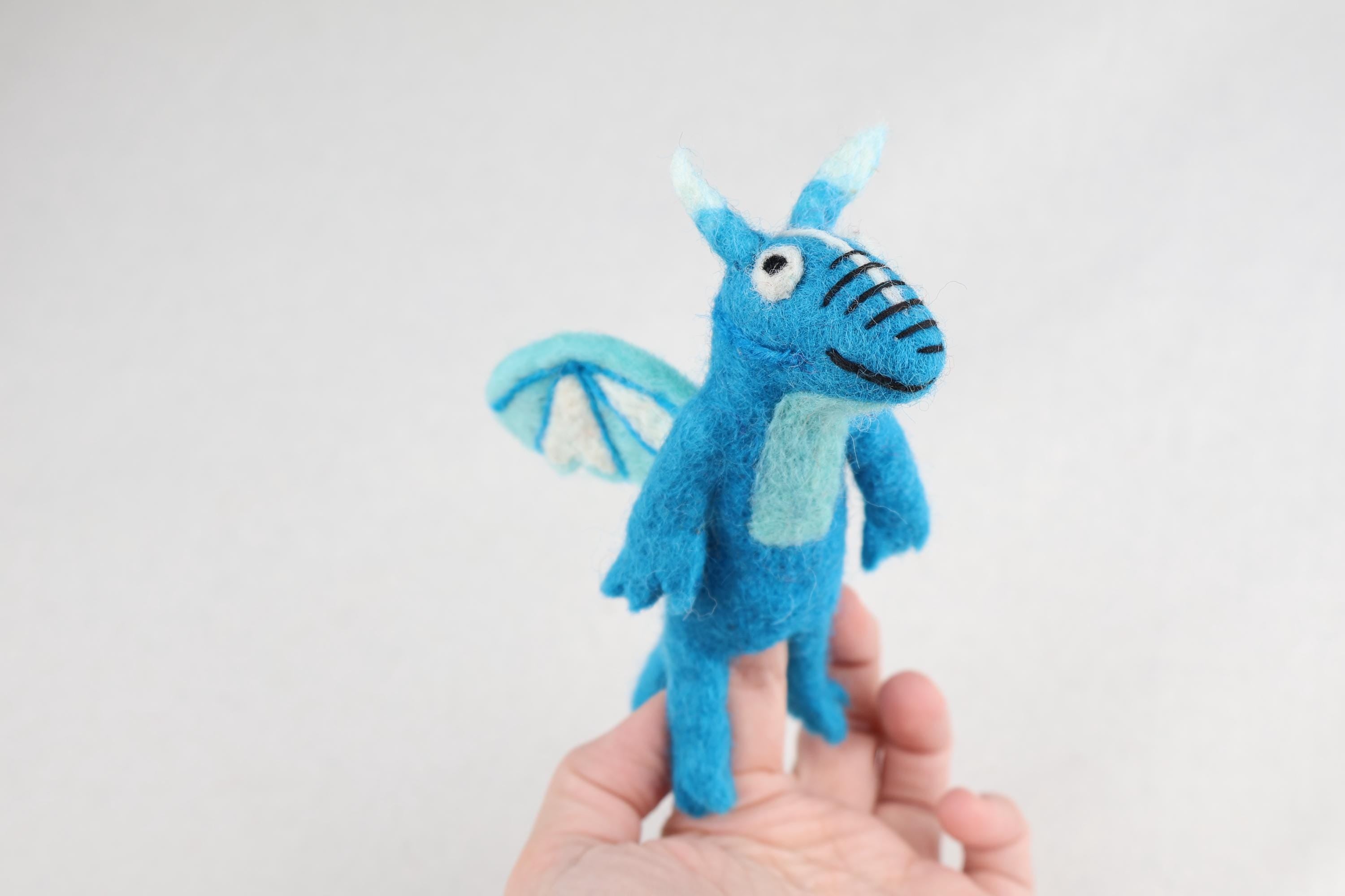 Niedliche Fingerpuppe Monster aus Filz I Fingerspiel I Drache I süßes Monster I Spielzeug Montessori I Geschichten erzählen