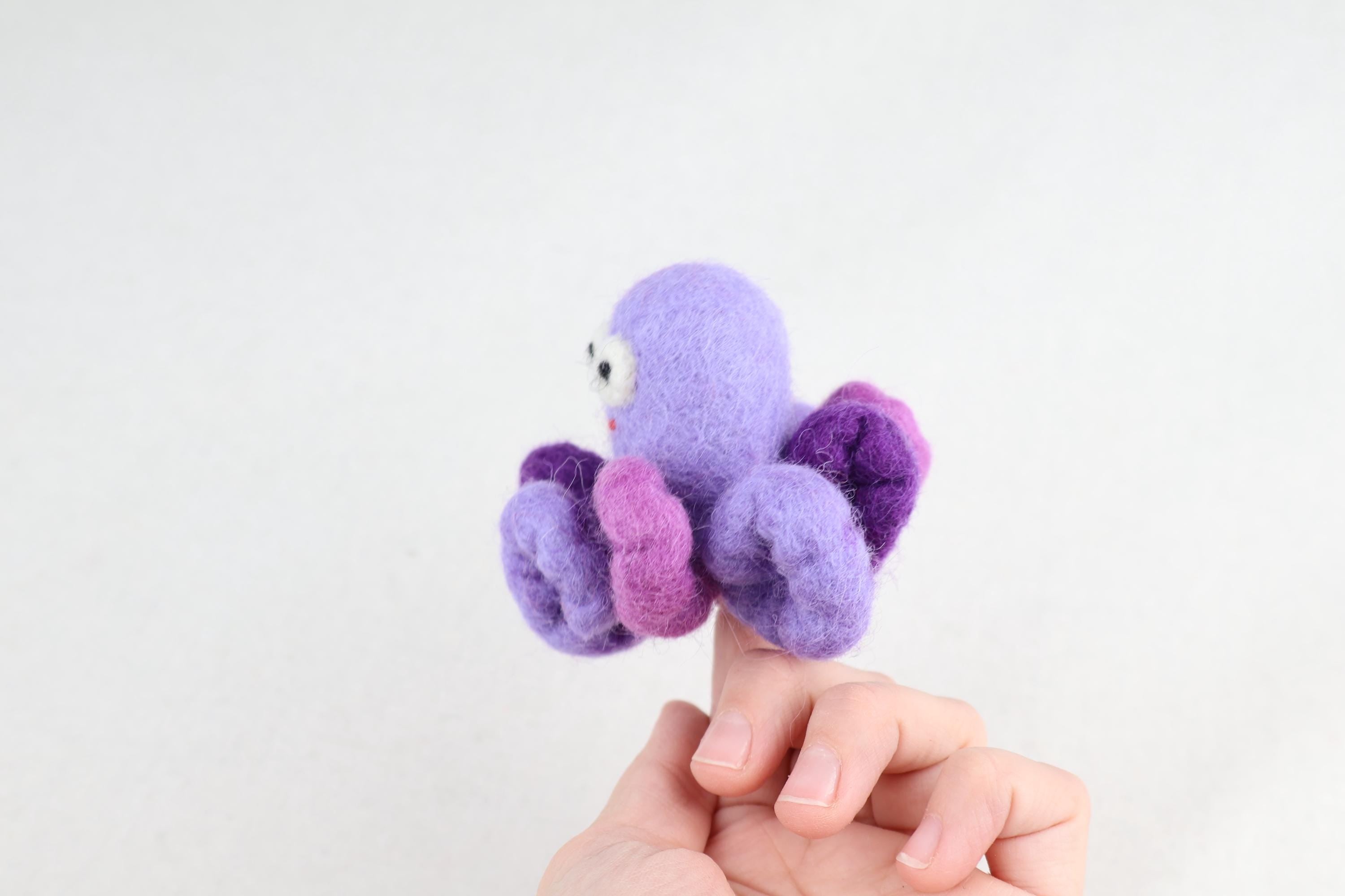 Niedliche Fingerpuppe Tintenfisch aus Filz I Fingerspiel Krake I Spielzeug Montessori I Geschichten erzählen