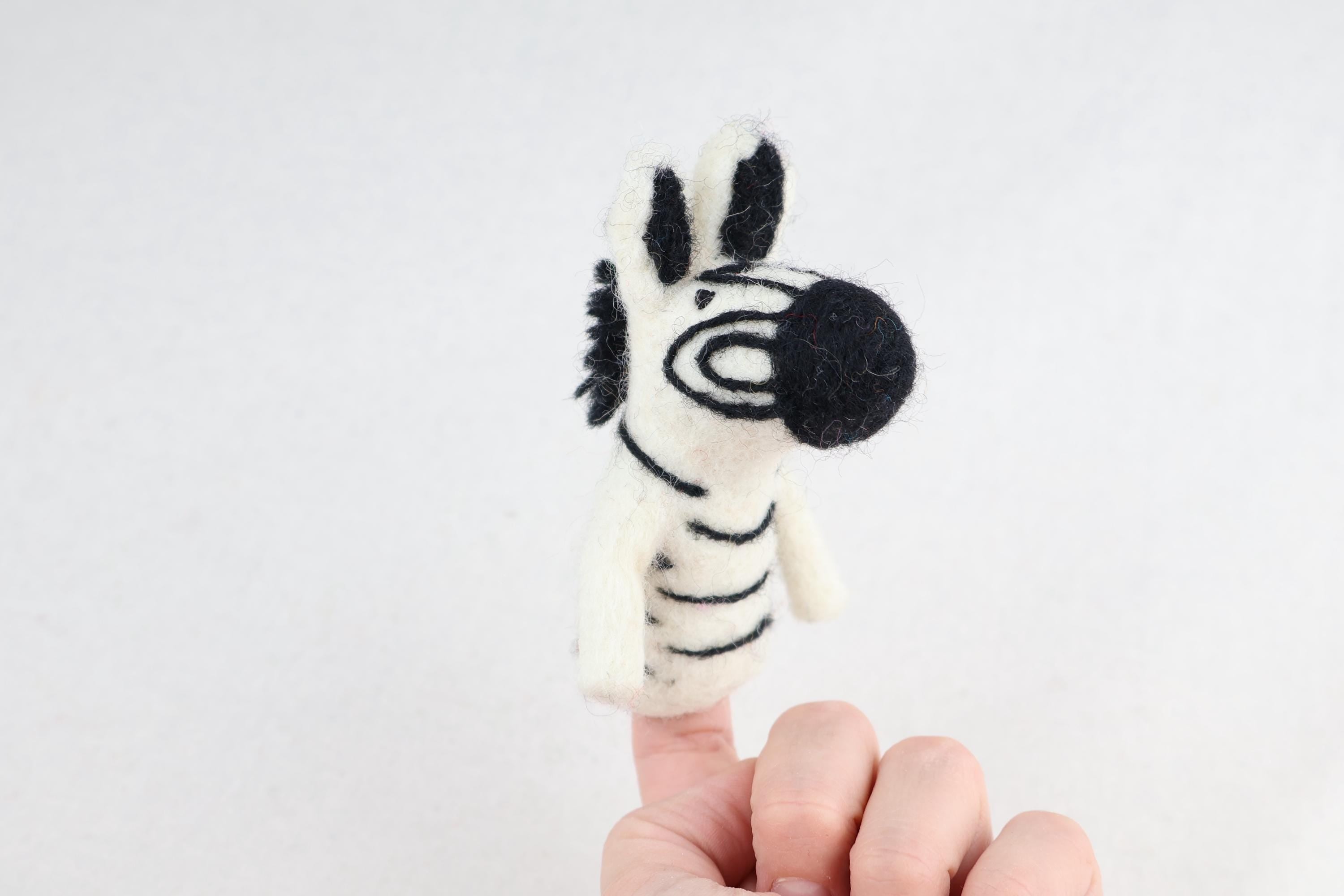 Niedliche Fingerpuppe Zebra aus Filz I Fingerspiel I Safari I Afrikanische Tiere I Spielzeug Montessori I Geschichten erzählen