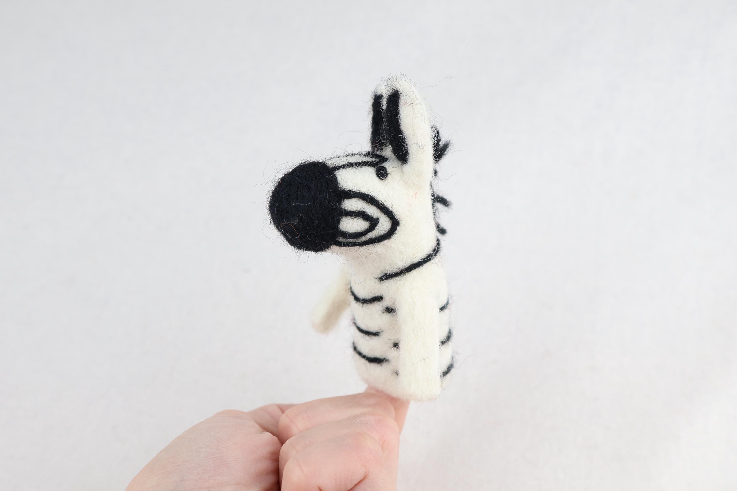 Niedliche Fingerpuppe Zebra aus Filz I Fingerspiel I Safari I Afrikanische Tiere I Spielzeug Montessori I Geschichten erzählen