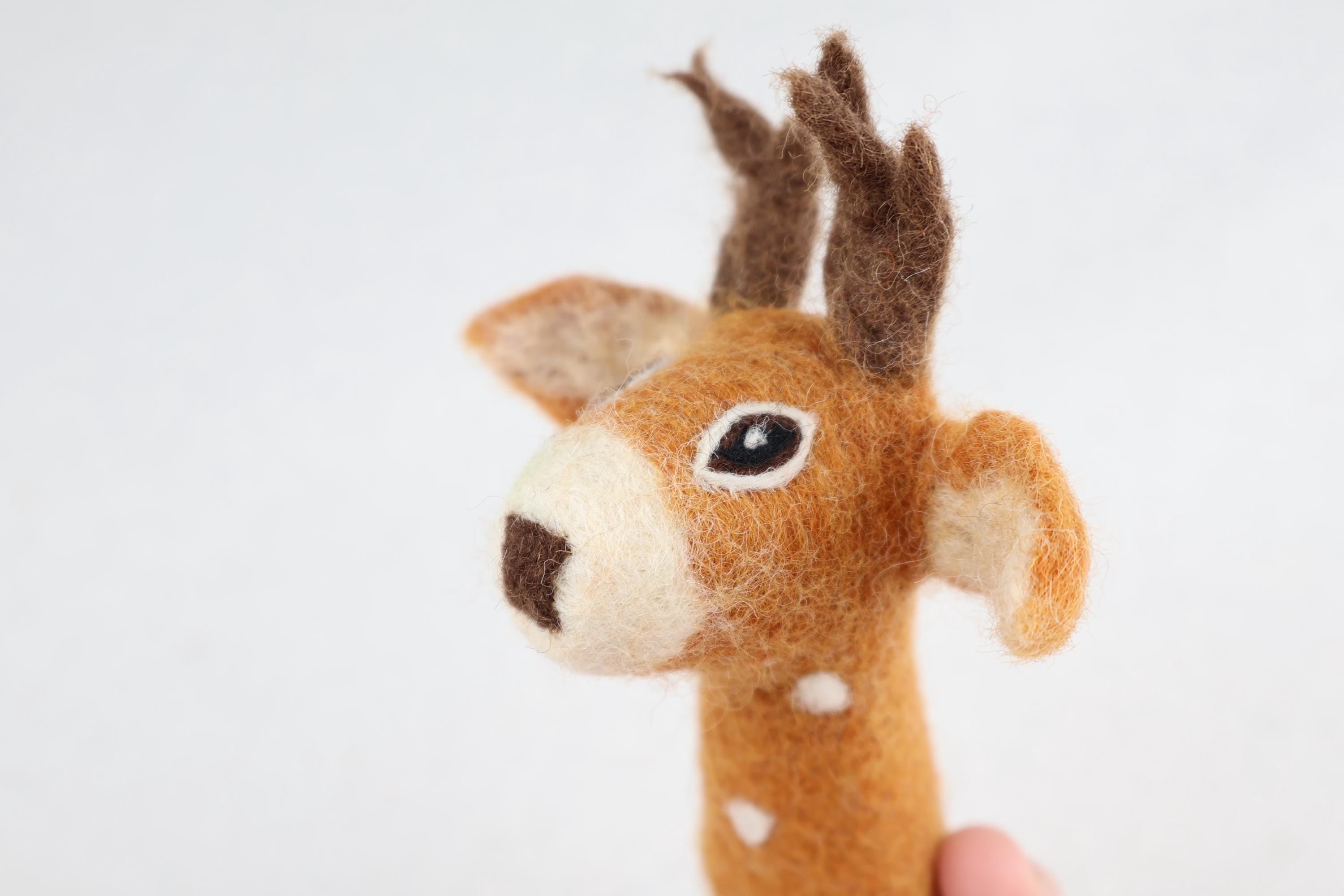 Fingerpuppe Hirsch aus Filz I Fingerspiel I Waldtiere I Reh aus Filz