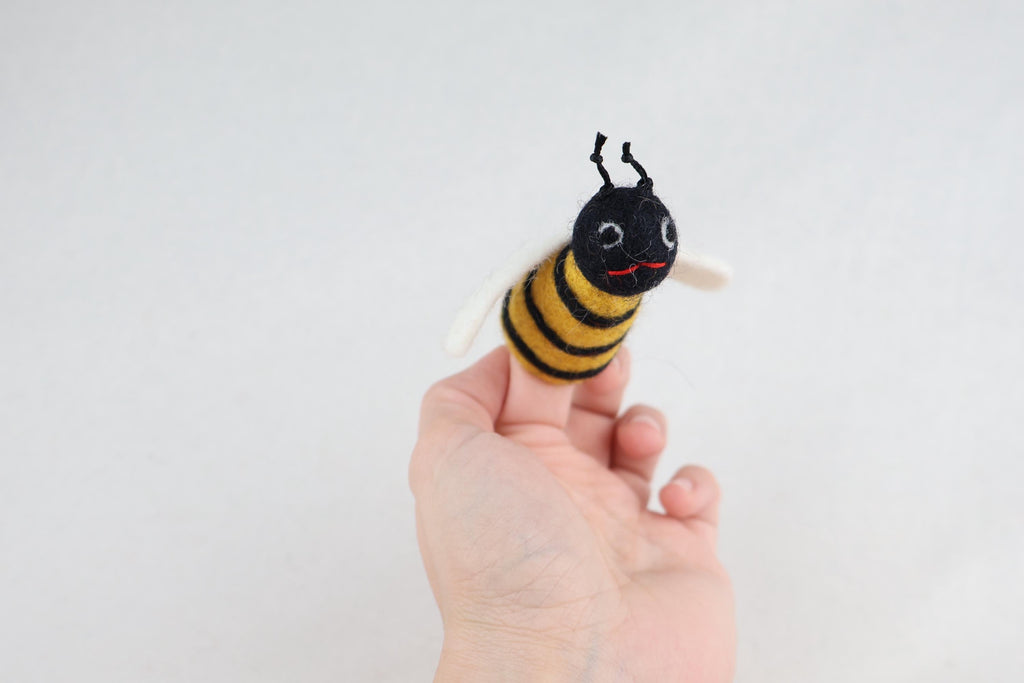 niedliche Fingerpuppe Biene aus Filz I Fingerspiel I Bauernhoftier I Wiesentiere I Spielzeug Montessori I Geschichten erzählen I Insekten