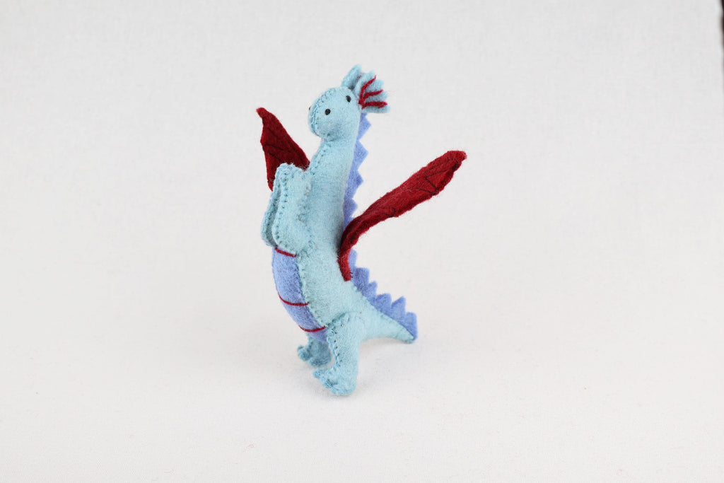 Drache aus Filz blau rot I Spielzeug I Dekofigur I Dragon I handgemachtes Spielzeug I Filz Drache I Filz Figur I Drache Spiel