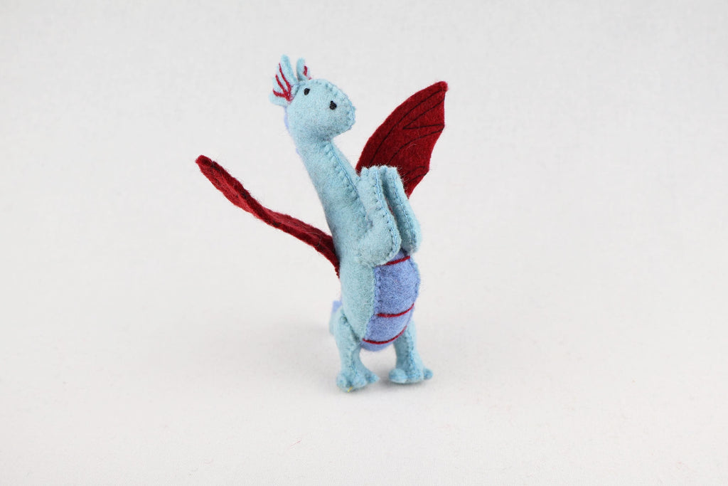 Drache aus Filz blau rot I Spielzeug I Dekofigur I Dragon I handgemachtes Spielzeug I Filz Drache I Filz Figur I Drache Spiel