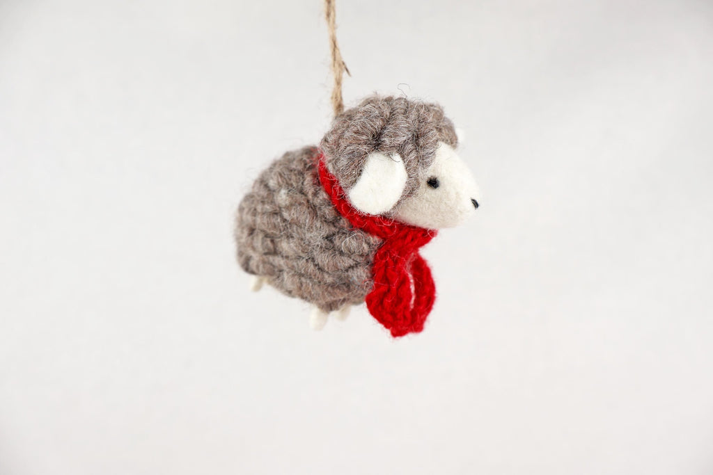 Weihnachtsanhänger Schaf grau mit Schal I Christbaumschmuck Weihnachtsdeko I Winter Weihnachtsbaum I Weihnachtsschaf