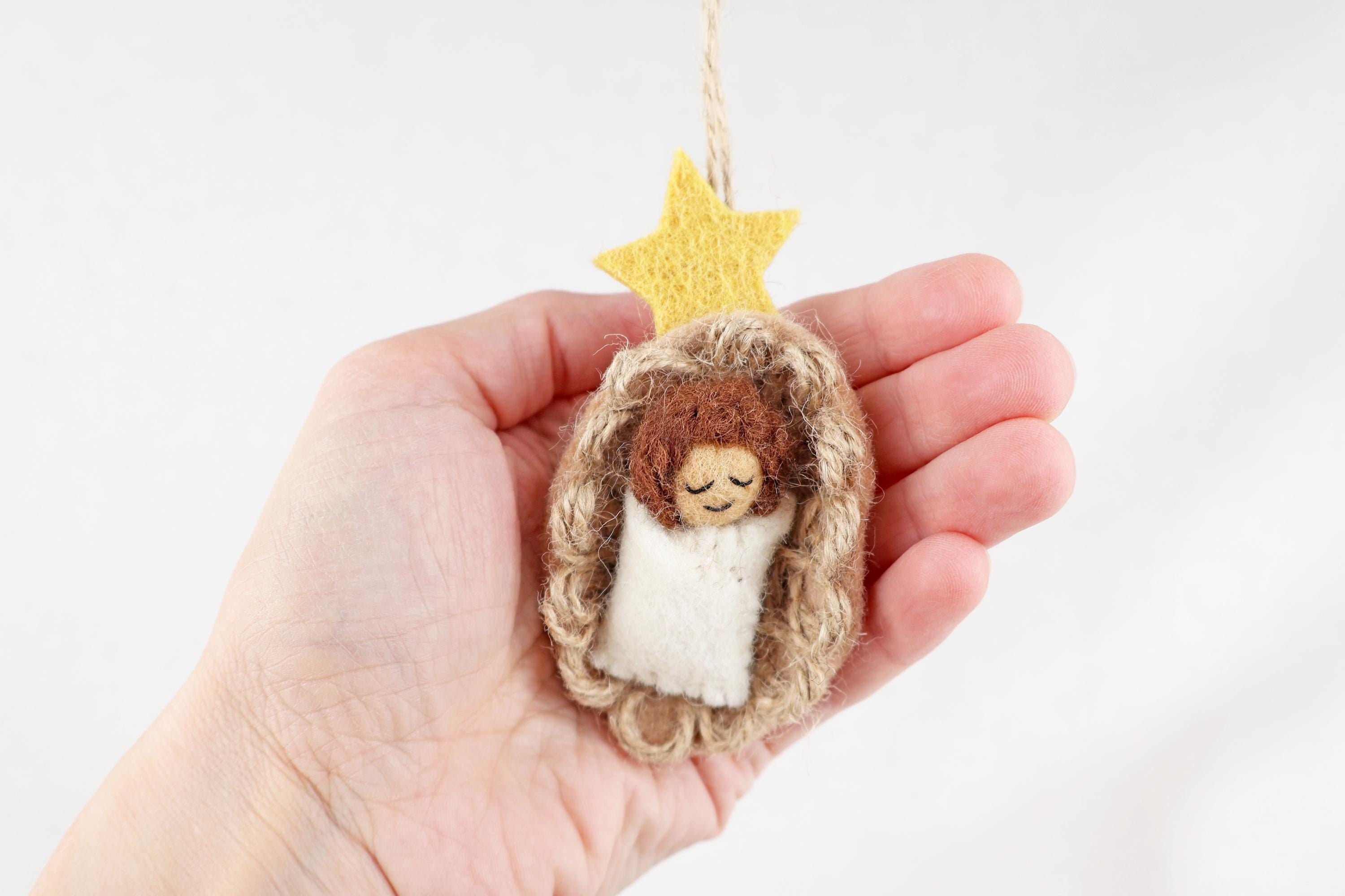 Weihnachtsanhänger Jesuskund in der Krippe I Christbaumschmuck Weihnachtsdeko I Winter Weihnachtsbaum I Baby I Krippe I Wiege I Heiland