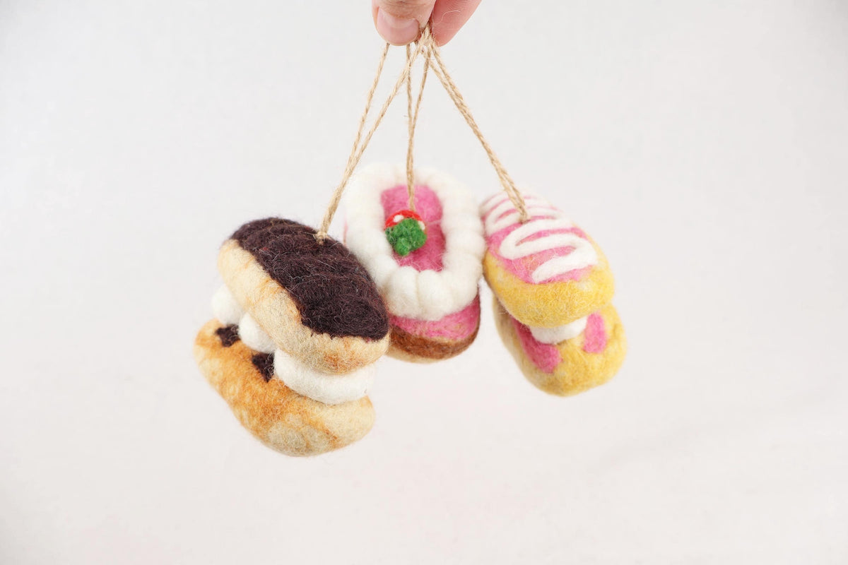 3er-Set Filz-Patisserie Anhänger – Handgefertigte Törtchen & Éclairs | Christbaumschmuck | Süße Weihnachtsdeko | Patisserie Deko