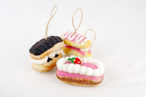 3er-Set Filz-Patisserie Anhänger – Handgefertigte Törtchen & Éclairs | Christbaumschmuck | Süße Weihnachtsdeko | Patisserie Deko