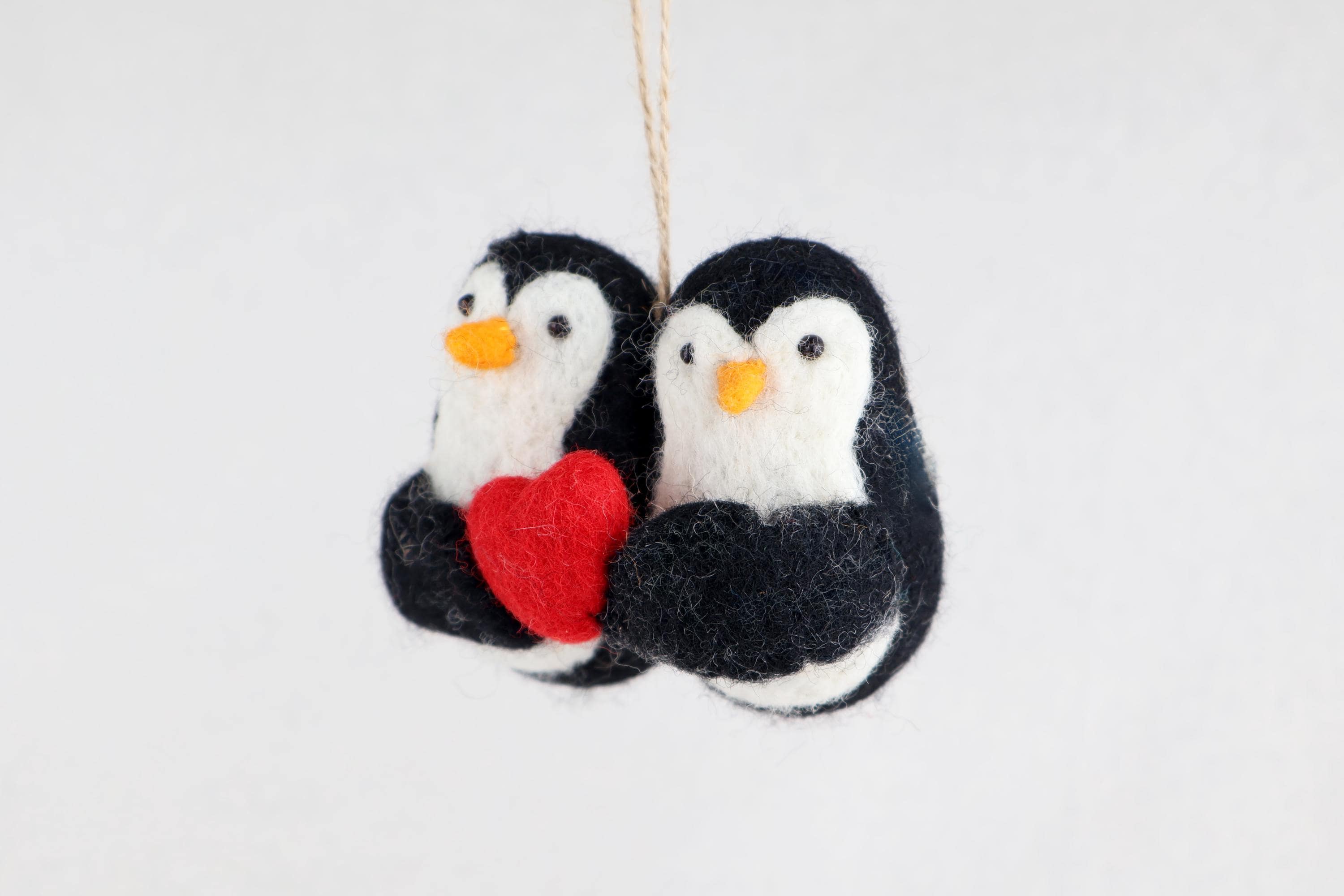 Weihnachtsanhänger Pinguine mit Herz I Christbaumschmuck I Weihnachtsdeko für Verliebte I Winter I Weihnachtsbaum
