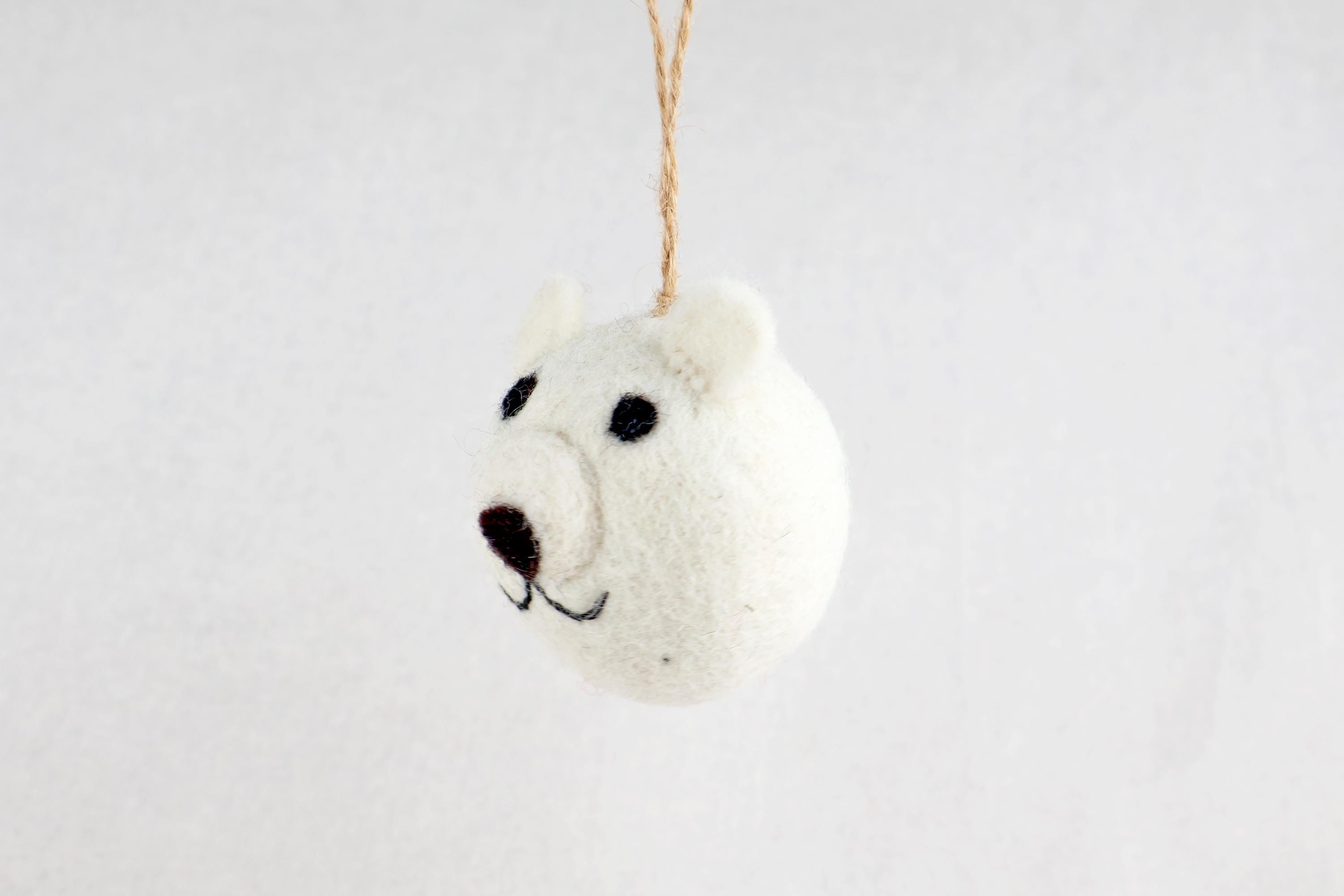 Weihnachtskugel Eisbär handgemacht I Weihnachtsdeko I Christmas I Kugeln handgemacht I Weihnachtsschmuck I Christbaumkugel Filz I