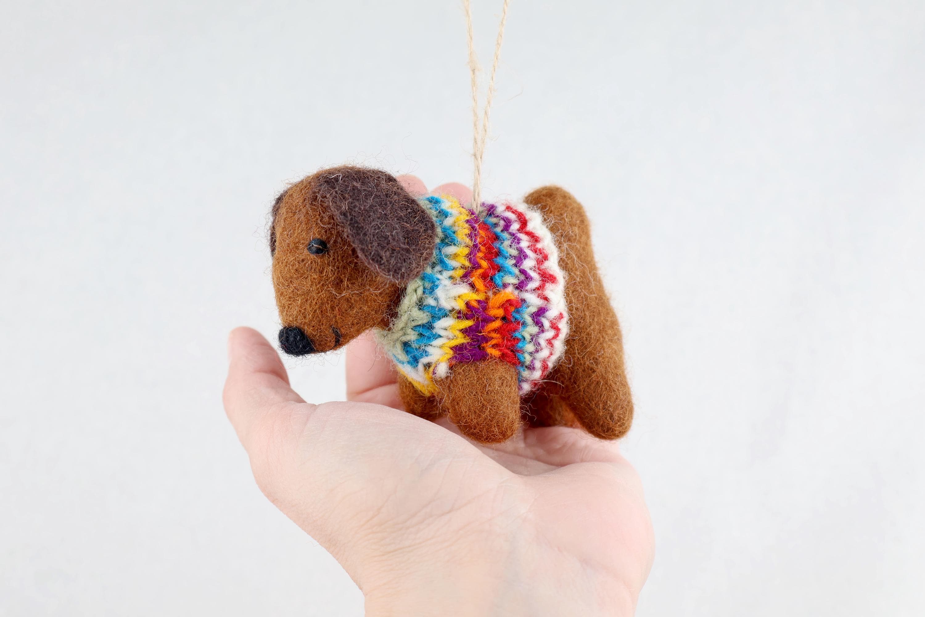 Weihnachtsanhänger brauner Hund mit Strickpullover I Filz Christbaumschmuck I Weihnachtsdeko I Weihnachtshund