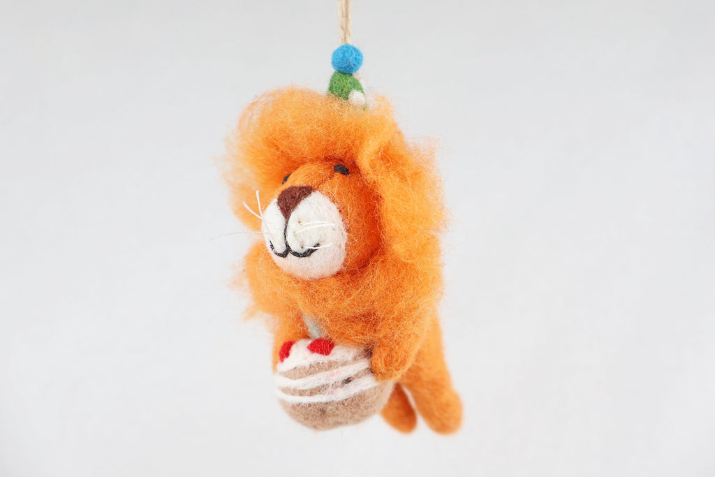 Partylöwe I Löwe mit Partyhut I Löwendeko I Christbaumschmuck Weihnachtsdeko I Geburtstagsdeko I Geschenkanhänger I Löwenparty