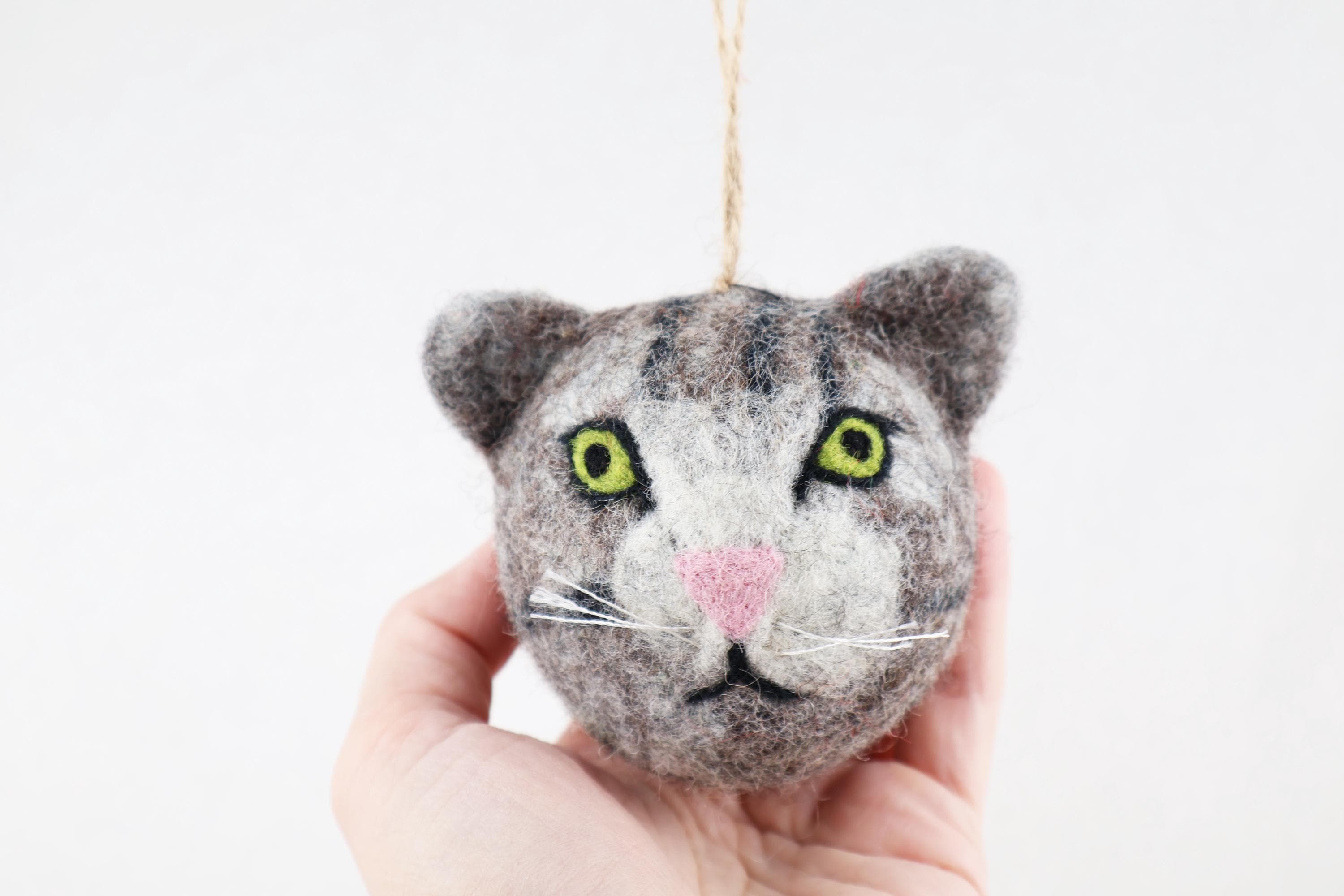Weihnachtskugel Katze handgemacht I Weihnachtsdeko I Christmas I Kugeln handgemacht I Weihnachtsschmuck I Christbaumkugel Filz I