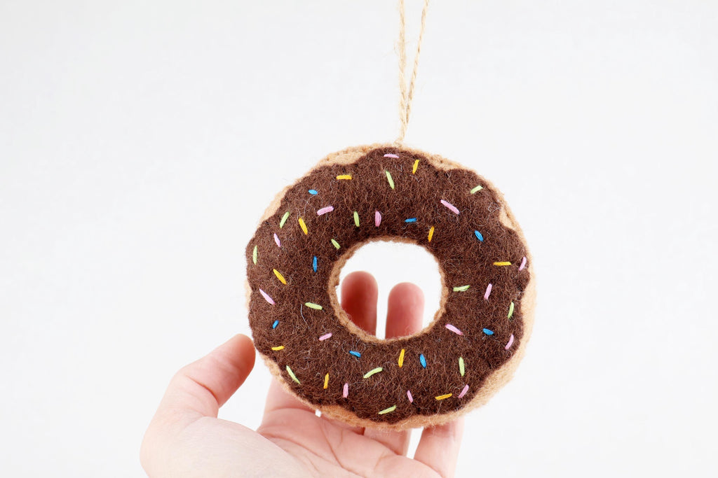 Weihnachtsanhänger Donut I Filz Christbaumschmuck I Weihnachtsdeko I Anhänger Weihnachten I Donut Geschenkidee I Schoko Donut mit Streusel