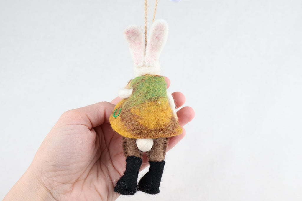 Hase mit Gitarre – Handgemachter Ganzjahresanhänger aus Nepal I Osterschmuck I Osterdeko I Weihnachtsdeko I Christbaumschmuck