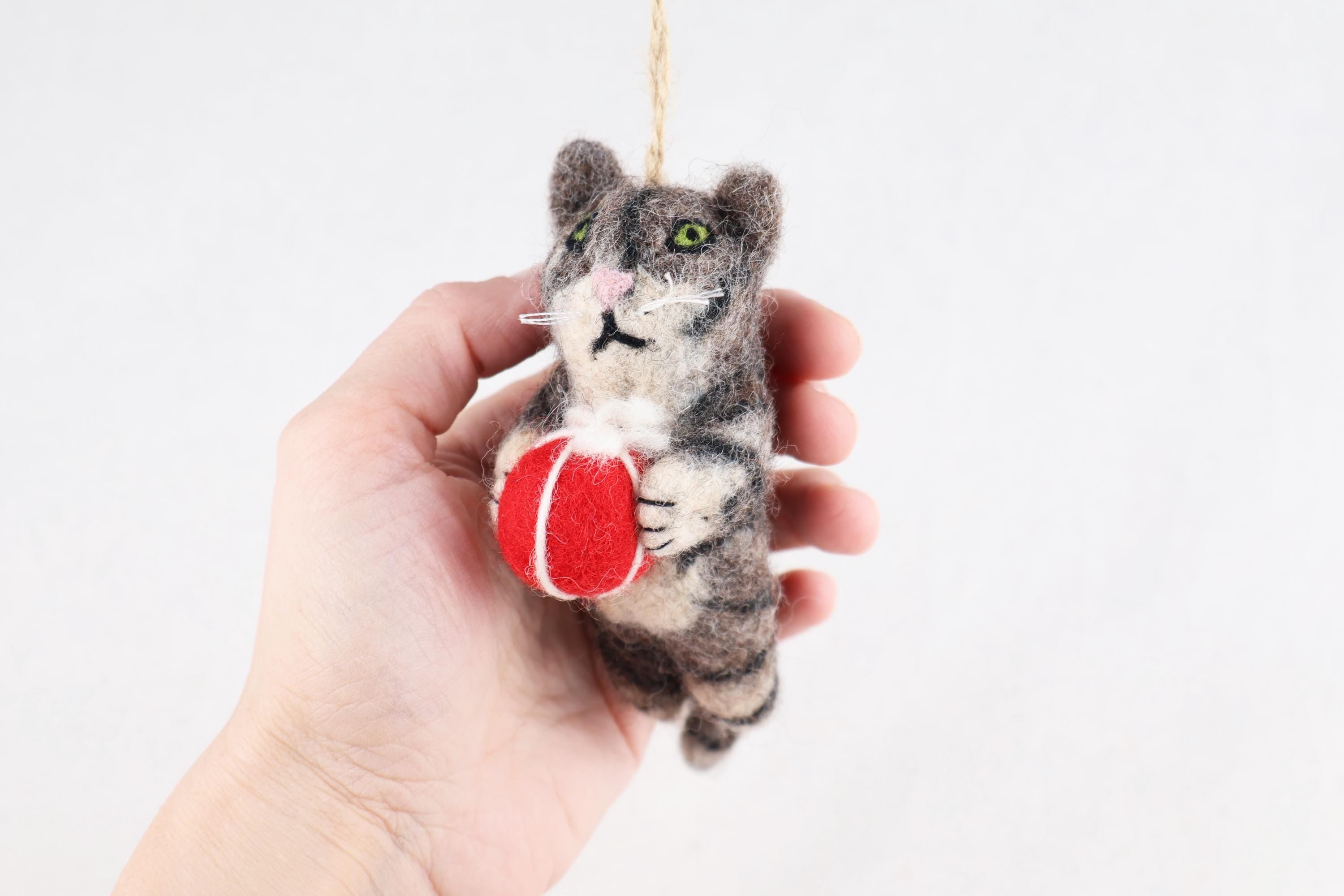 Weihnachtsanhänger Katze mit Geschenk I Christbaumschmuck Weihnachtsdeko I Winter Weihnachtsbaum I Weihnachtskatze