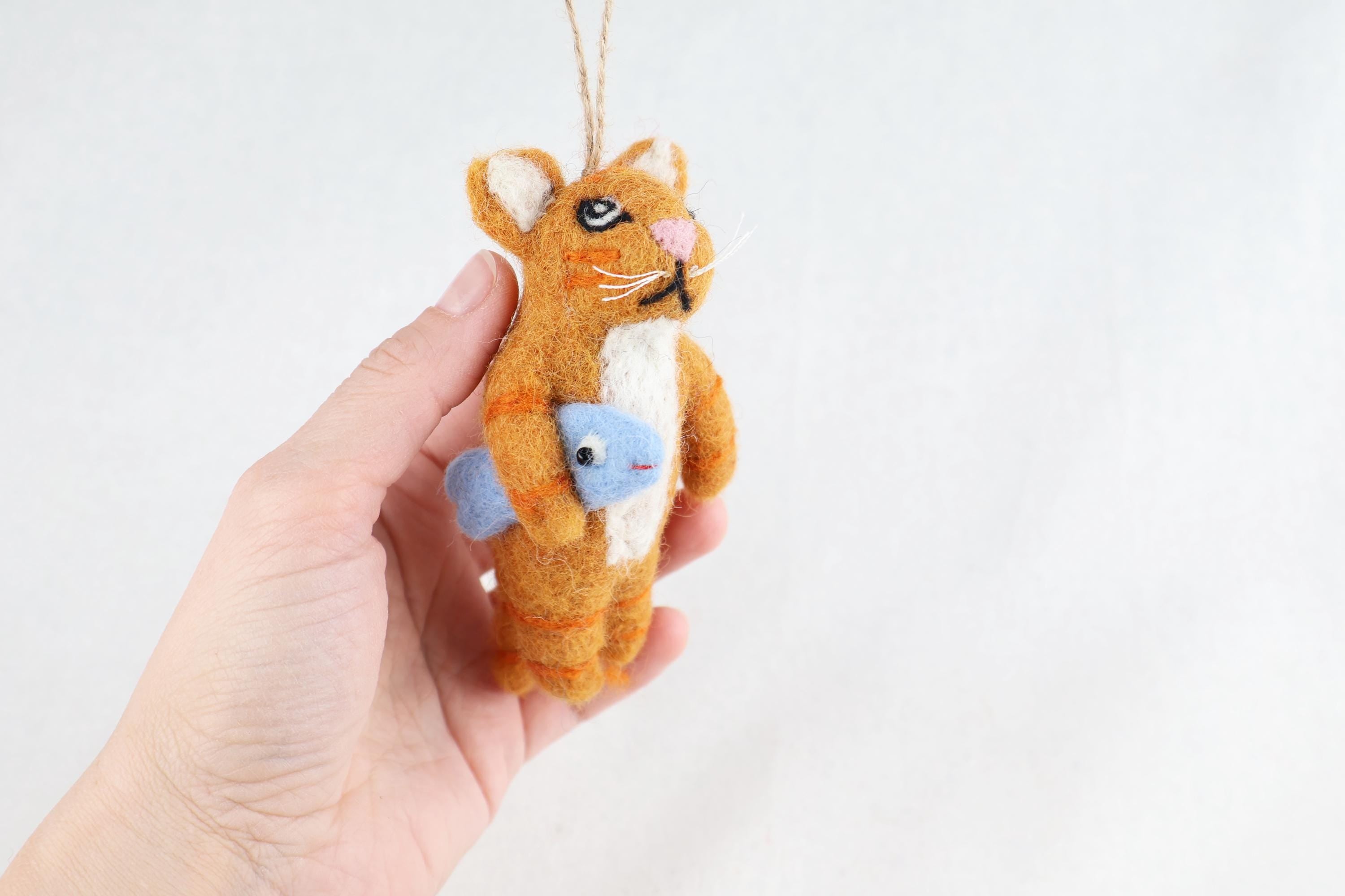 Weihnachtsanhänger Katze mit Fisch I Christbaumschmuck Weihnachtsdeko I Winter Weihnachtsbaum I Weihnachtskatze