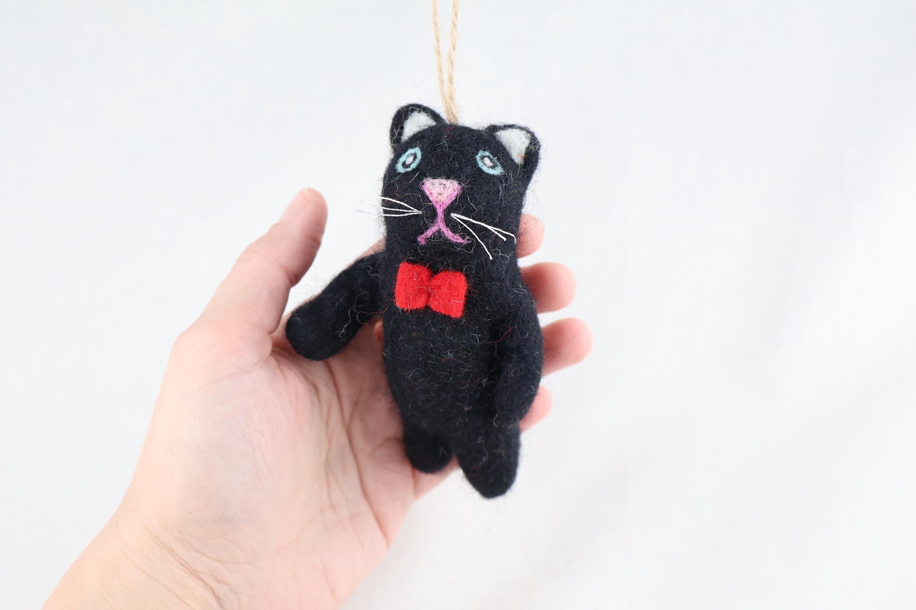 Weihnachtsanhänger Katze mit Fliege I Christbaumschmuck Weihnachtsdeko I Winter Weihnachtsbaum I Weihnachtskatze