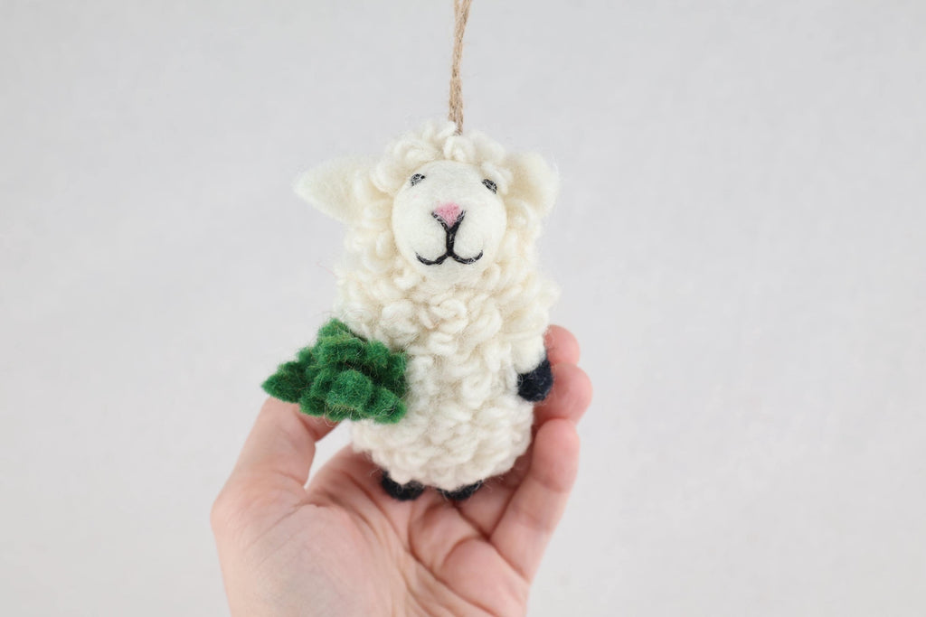 Weihnachtsanhänger Schaf mit Tannenzweig I Christbaumschmuck Weihnachtsdeko I Winter Weihnachtsbaum I Weihnachtsschaf