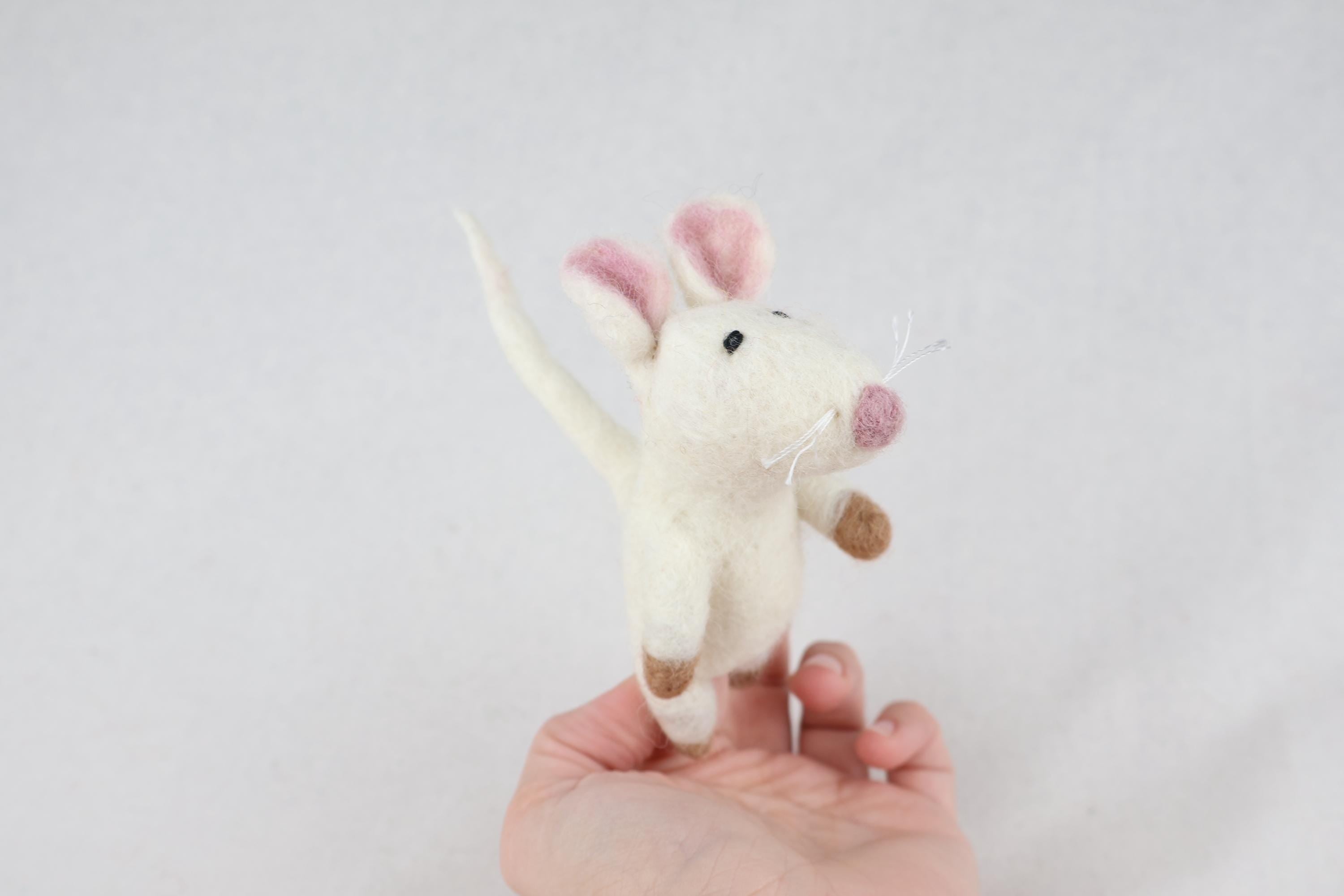 Niedliche Fingerpuppe Maus aus Filz I Fingerspiel I Bauernhoftier I Filzmaus I Spielzeug Montessori I Geschichten erzählen