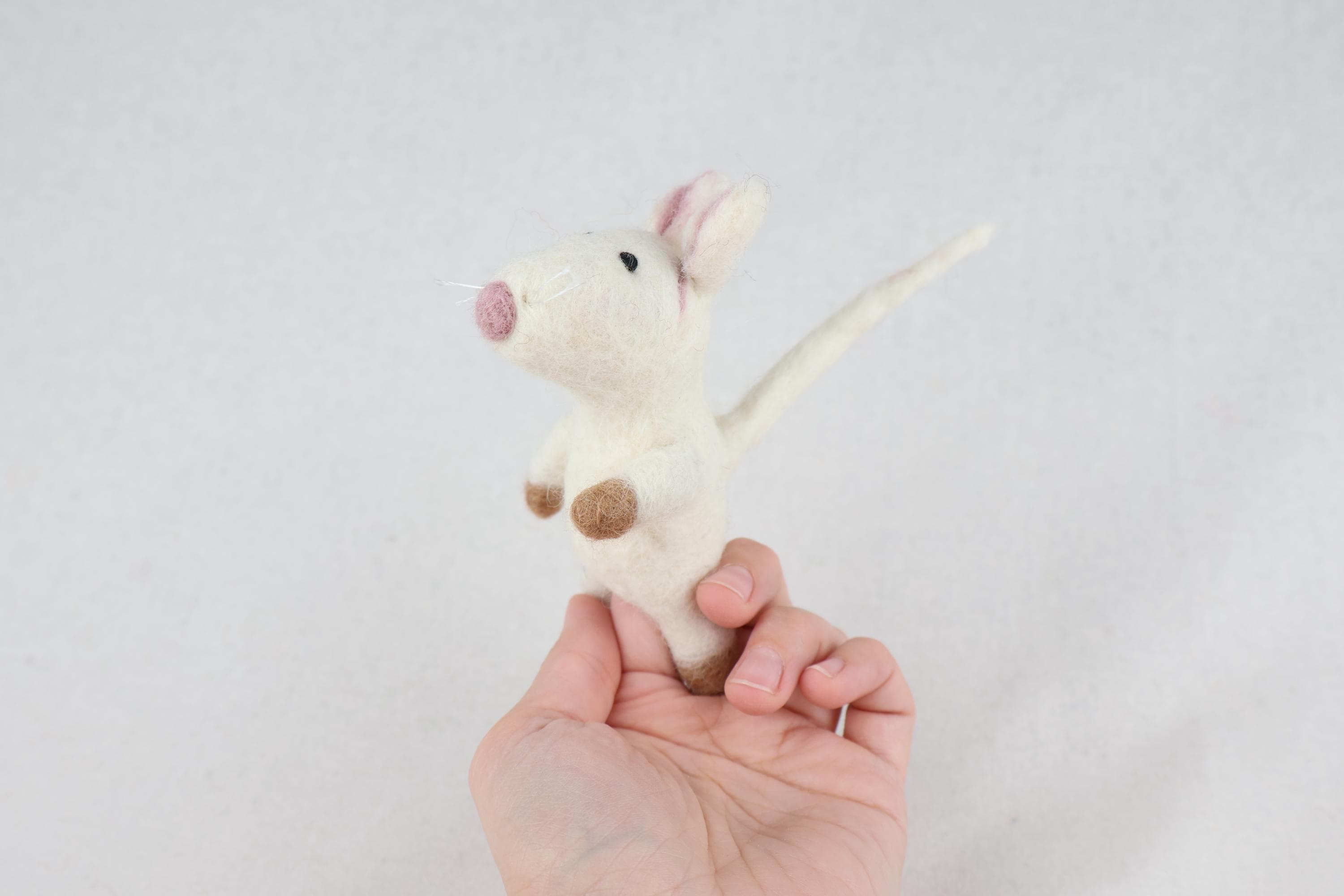Niedliche Fingerpuppe Maus aus Filz I Fingerspiel I Bauernhoftier I Filzmaus I Spielzeug Montessori I Geschichten erzählen