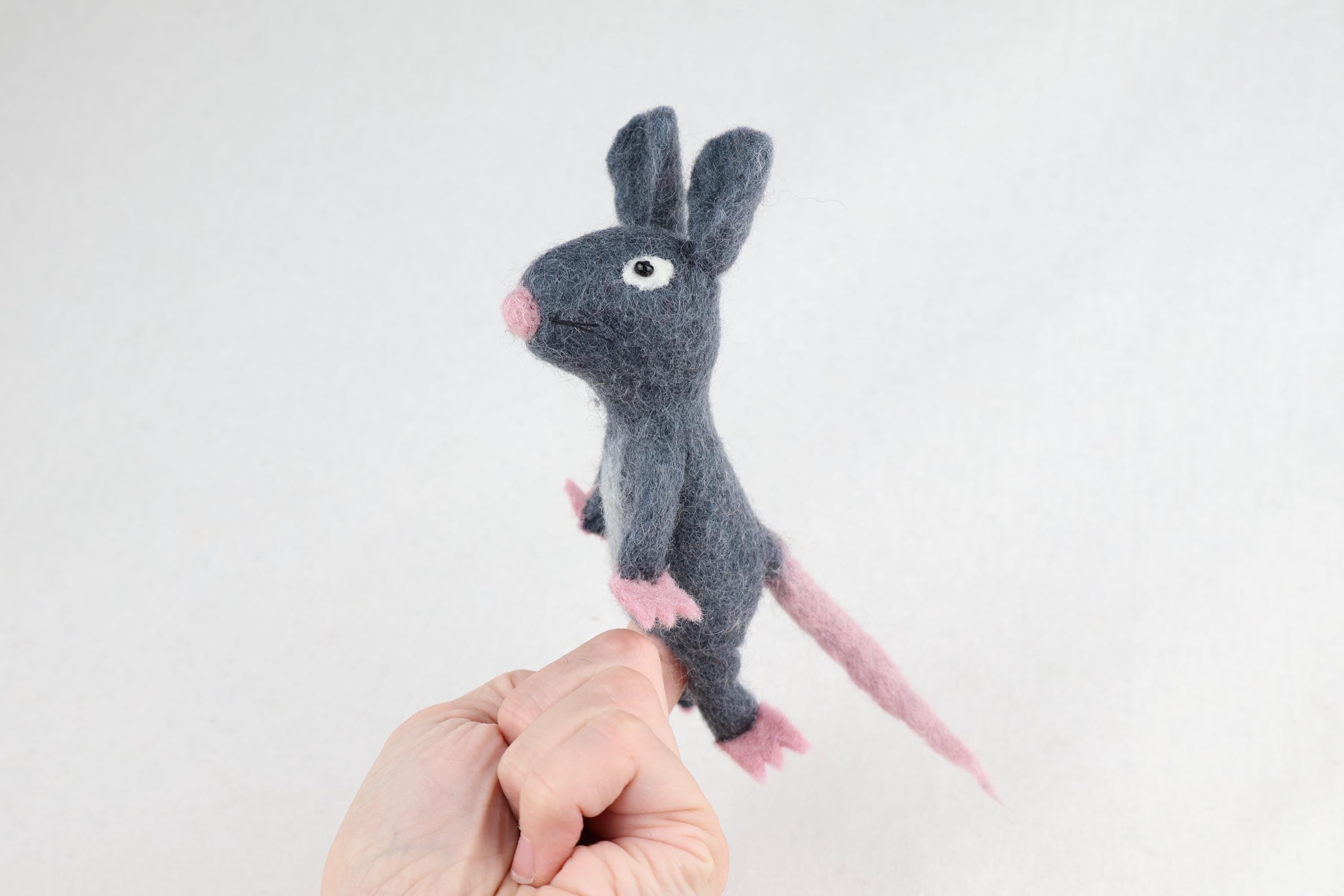 Niedliche Fingerpuppe Maus aus Filz I Fingerspiel I Bauernhoftier I Filzmaus I Spielzeug Montessori I Geschichten erzählen