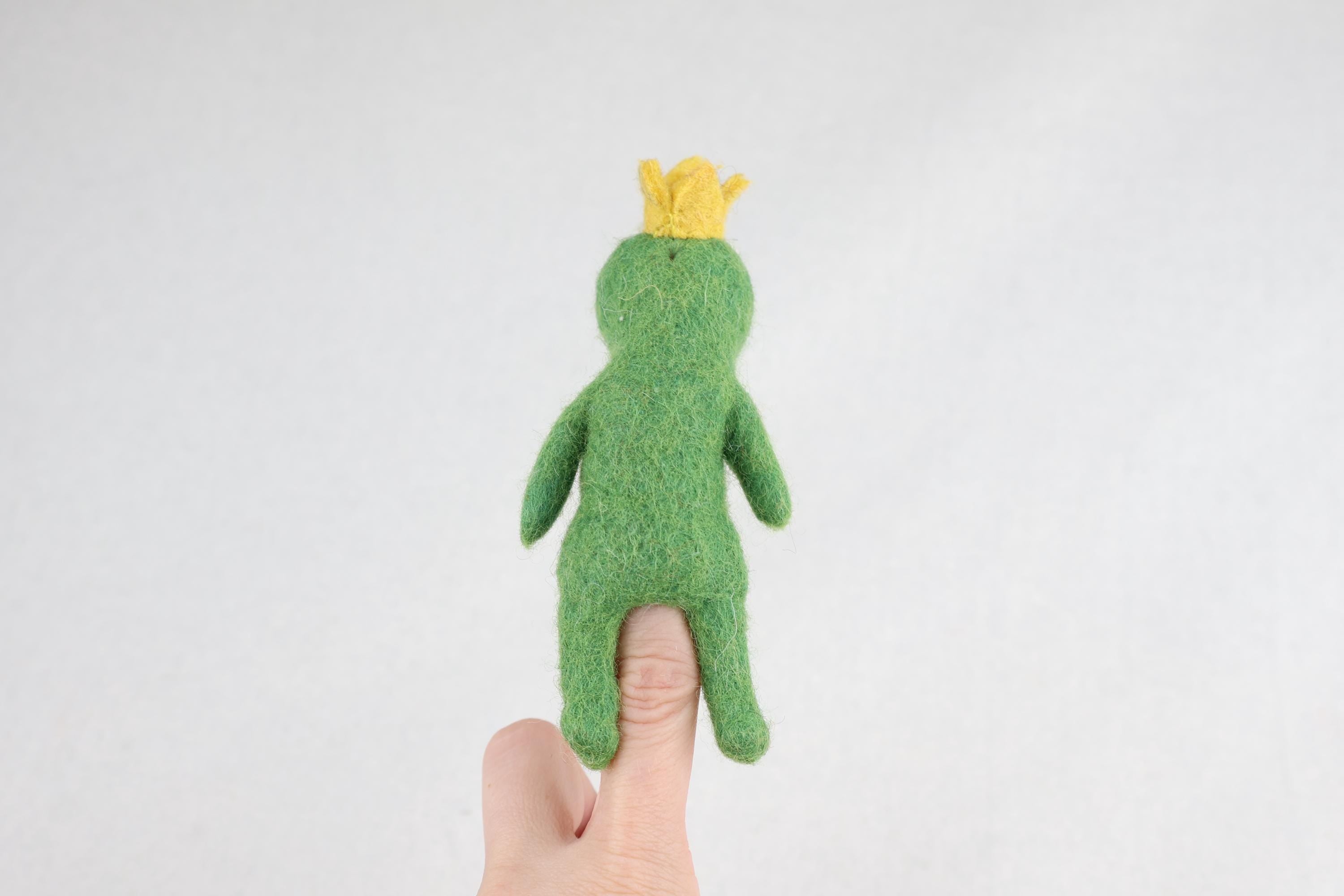 Niedliche Fingerpuppe Froschkönig aus Filz I Fingerspiel I Waldtiere I heimische Tiere I Spielzeug Montessori I Geschichten erzählen